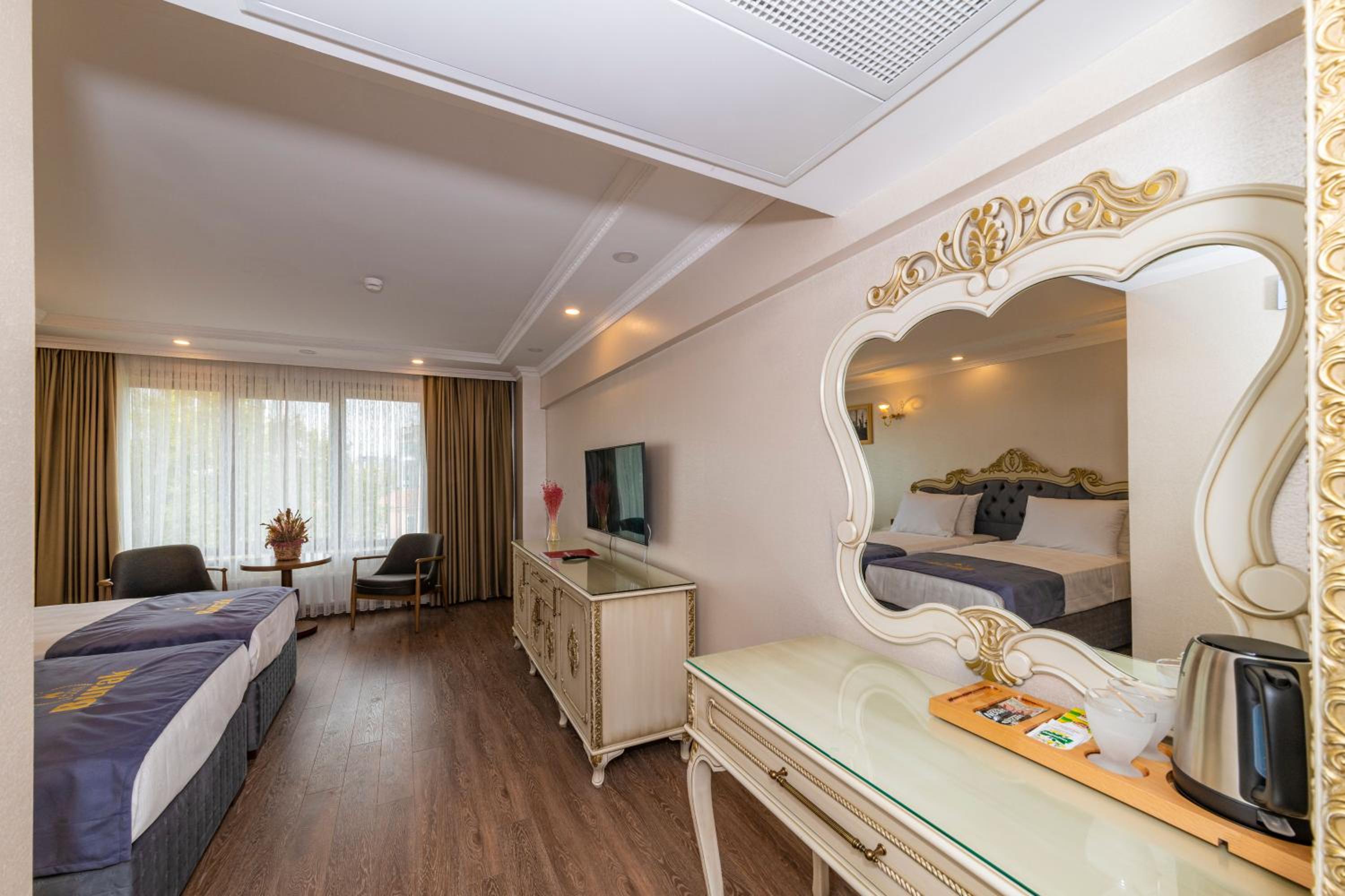 Deluxe Triple Room photo 2