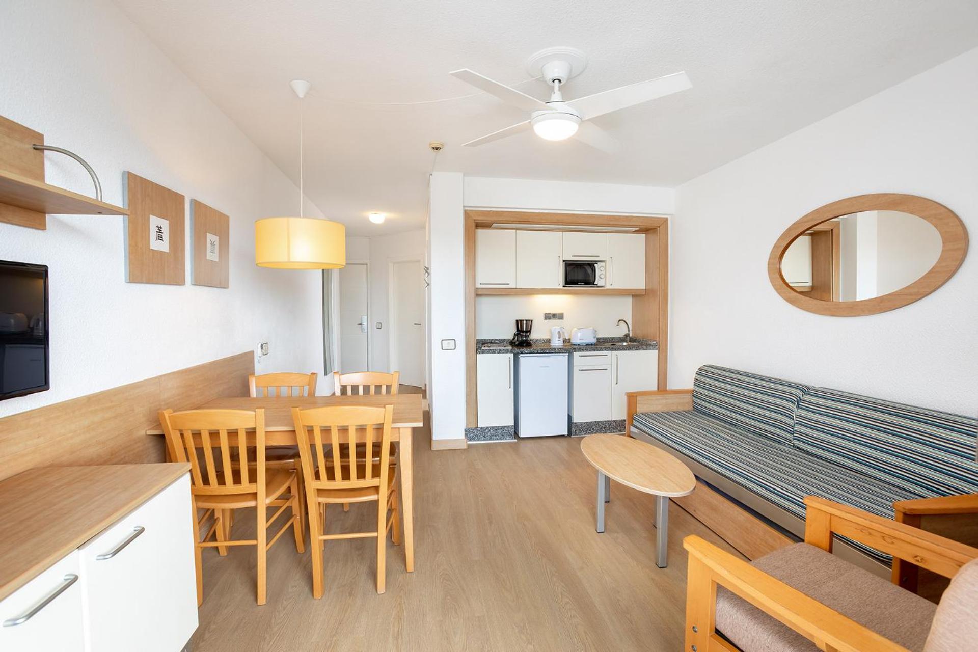 Apartment (4 Adults) - Photo 2