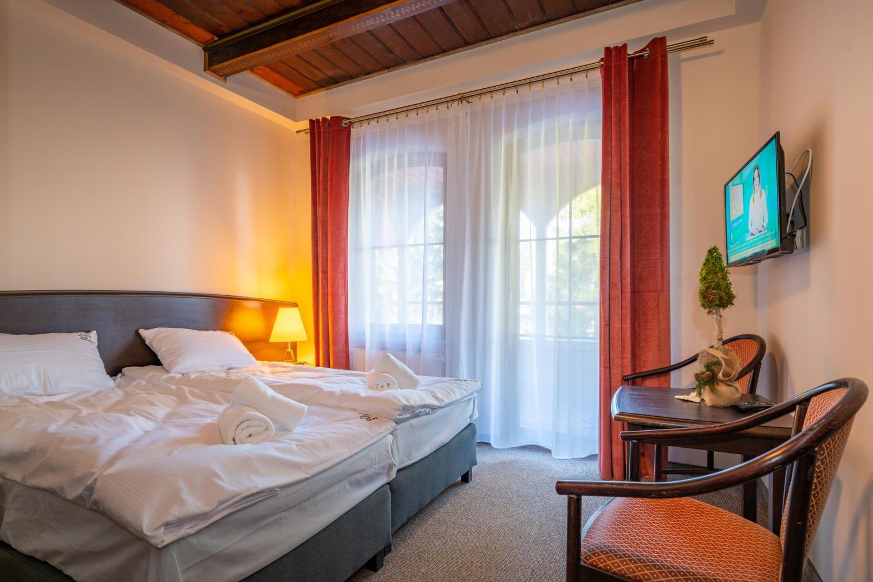 Double or Twin Room photo 3