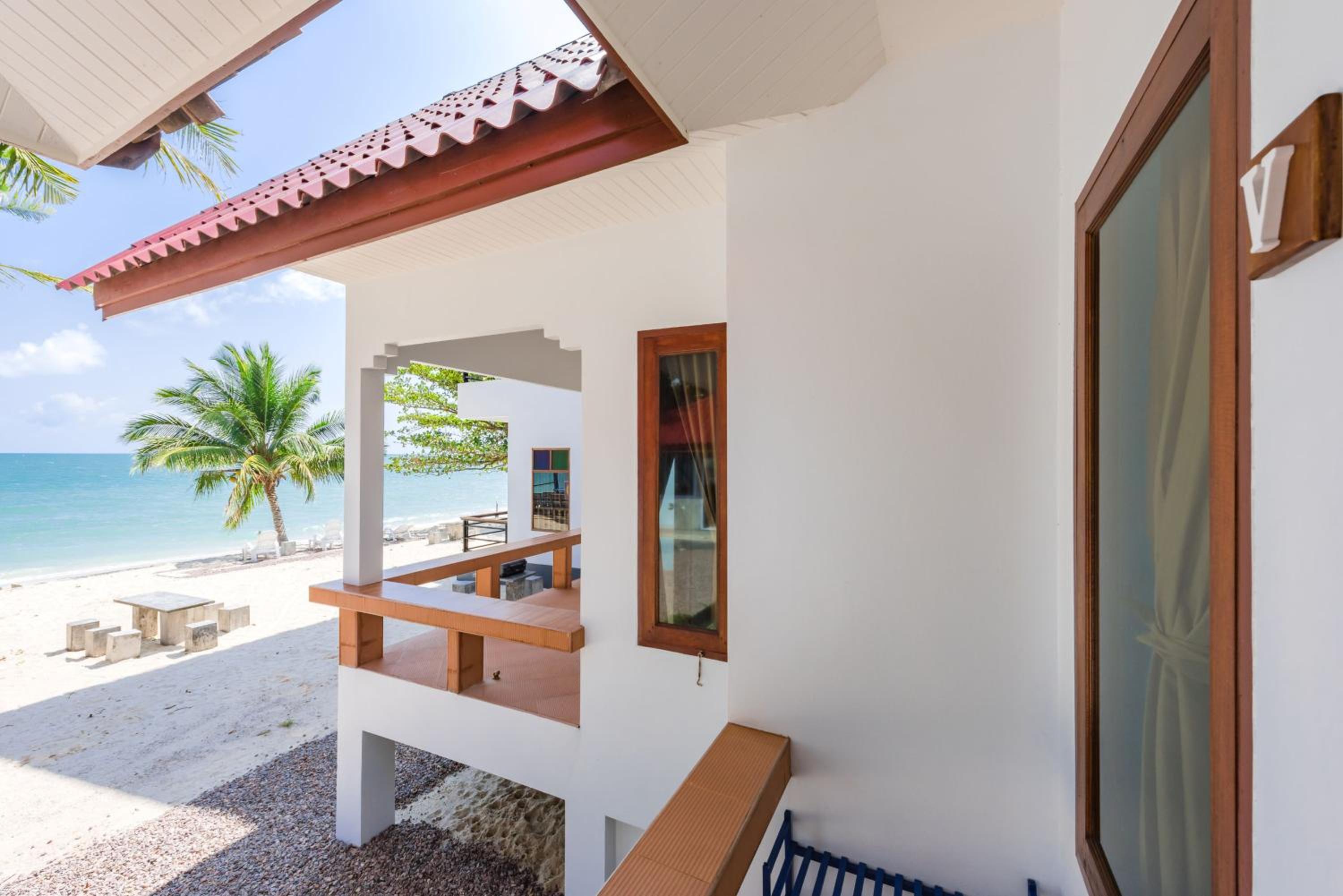 Two-Bedroom Villa - Photo 4