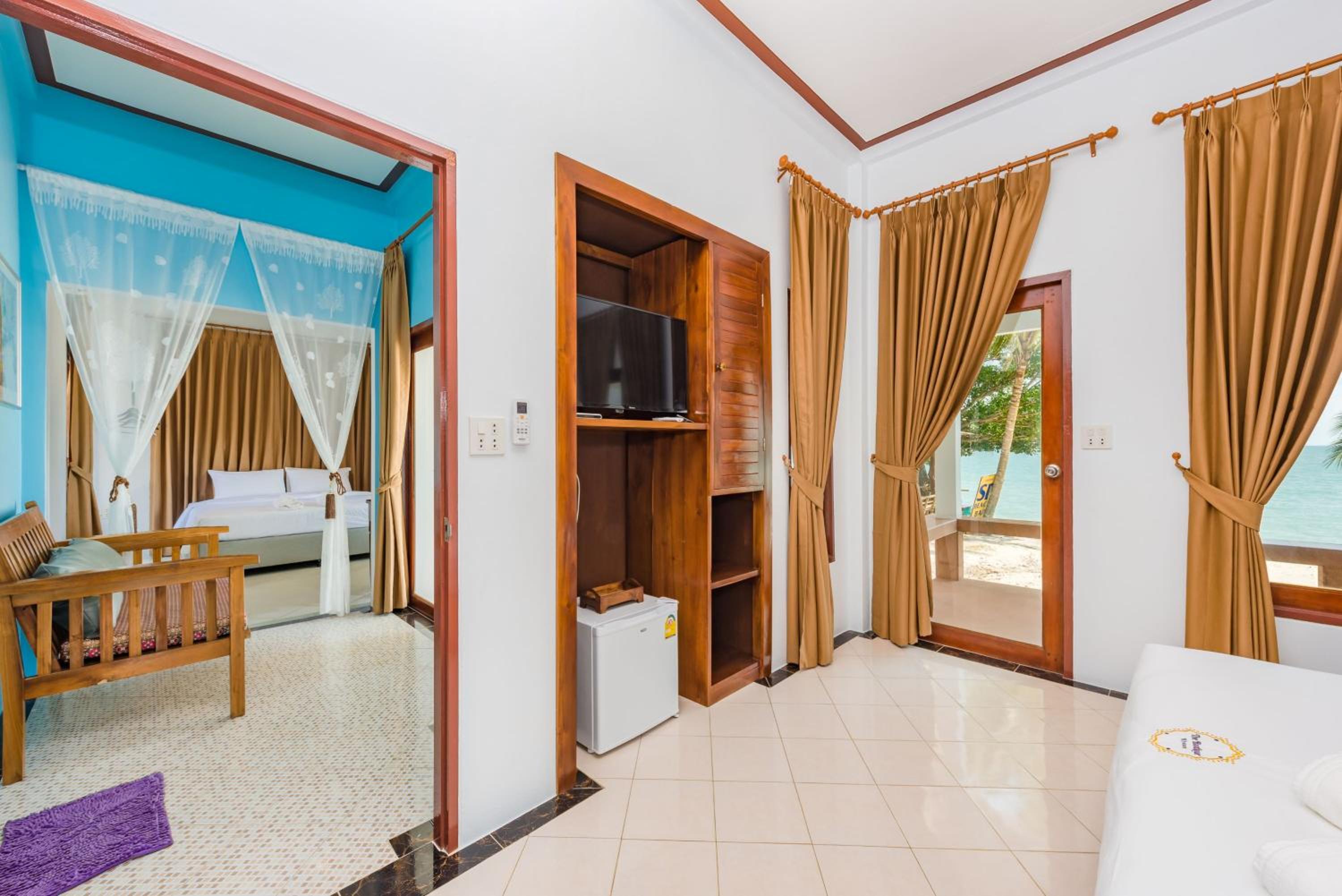 Two-Bedroom Villa - Photo 2