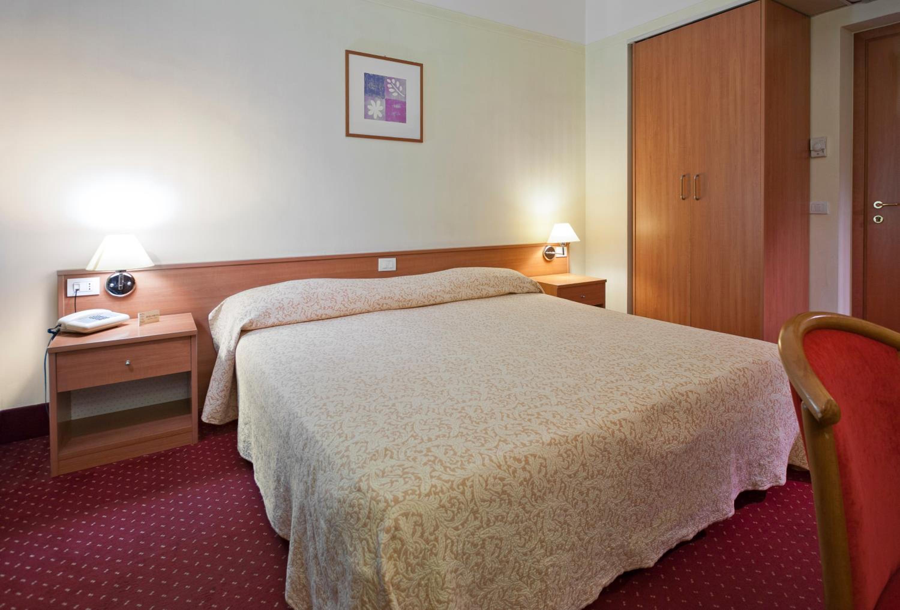 Standard Double Room - Photo 1