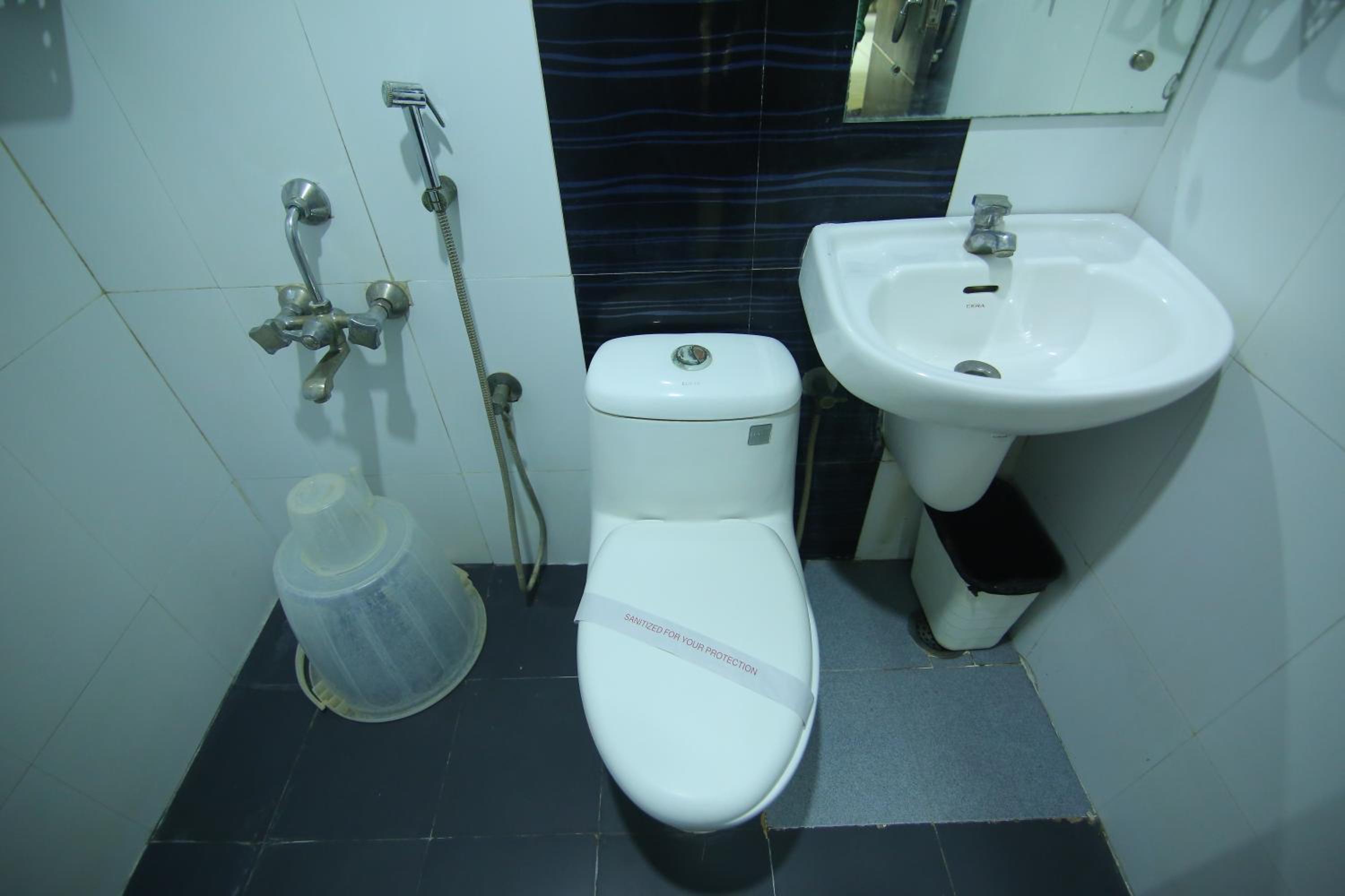 Standard King Room - Photo 42