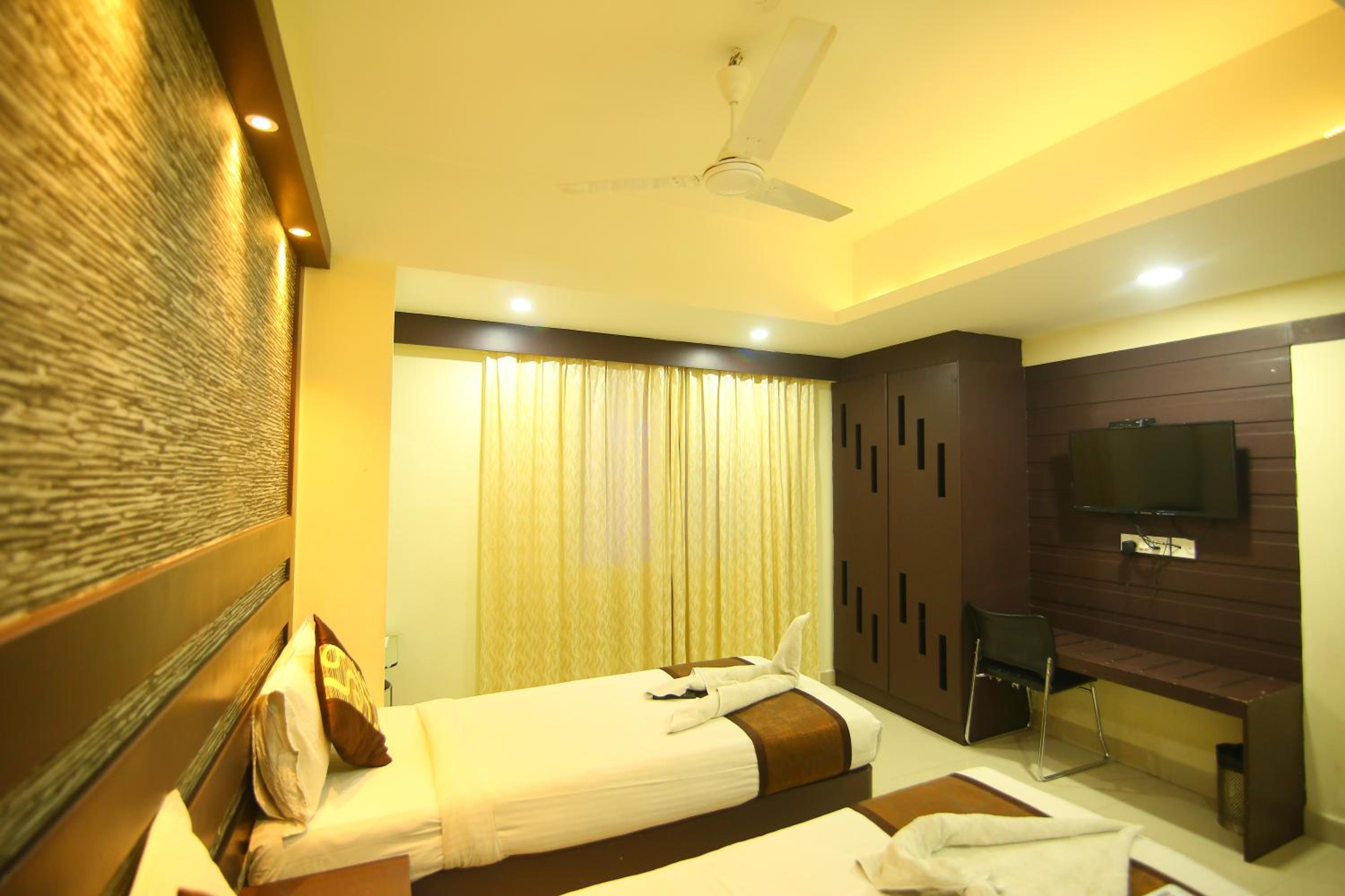 Deluxe Double Room - Photo 73