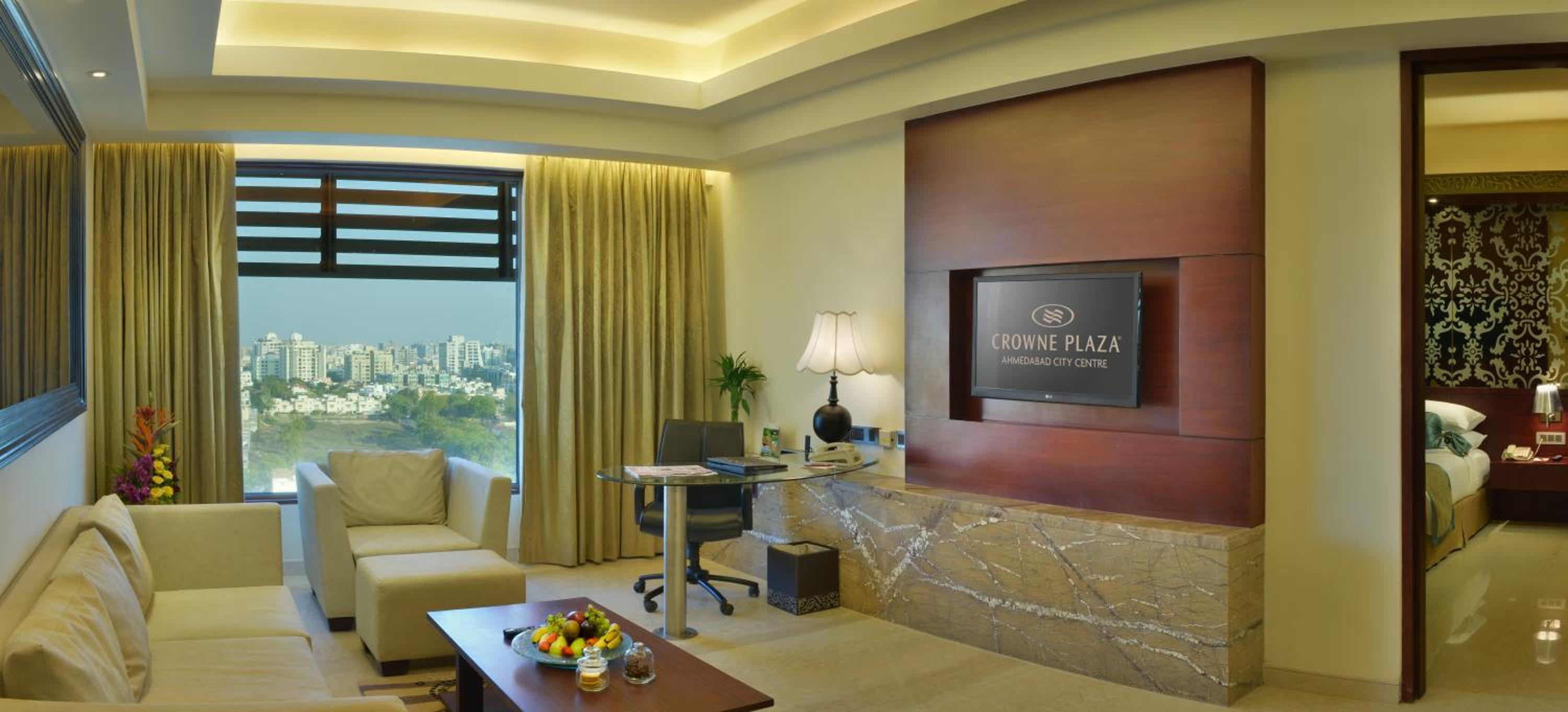 One-Bedroom King Suite - Club Floor -  20% Discount on F&B and 15% on Laundry - Comp Early Check in / Check out (3 hrs Subject to availability) photo 3