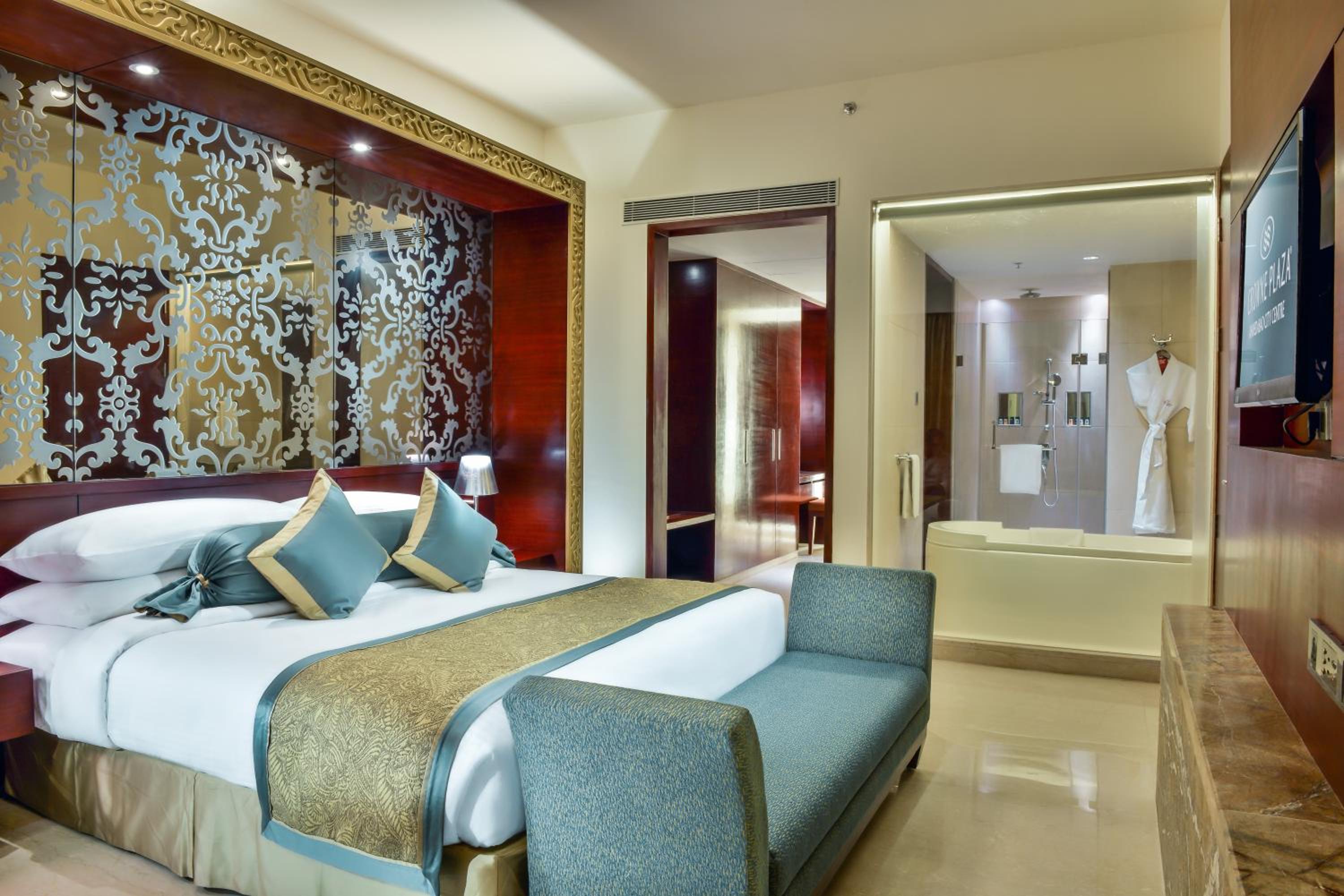 One-Bedroom King Suite - Club Floor One-Bedroom King Suite - Club Floor