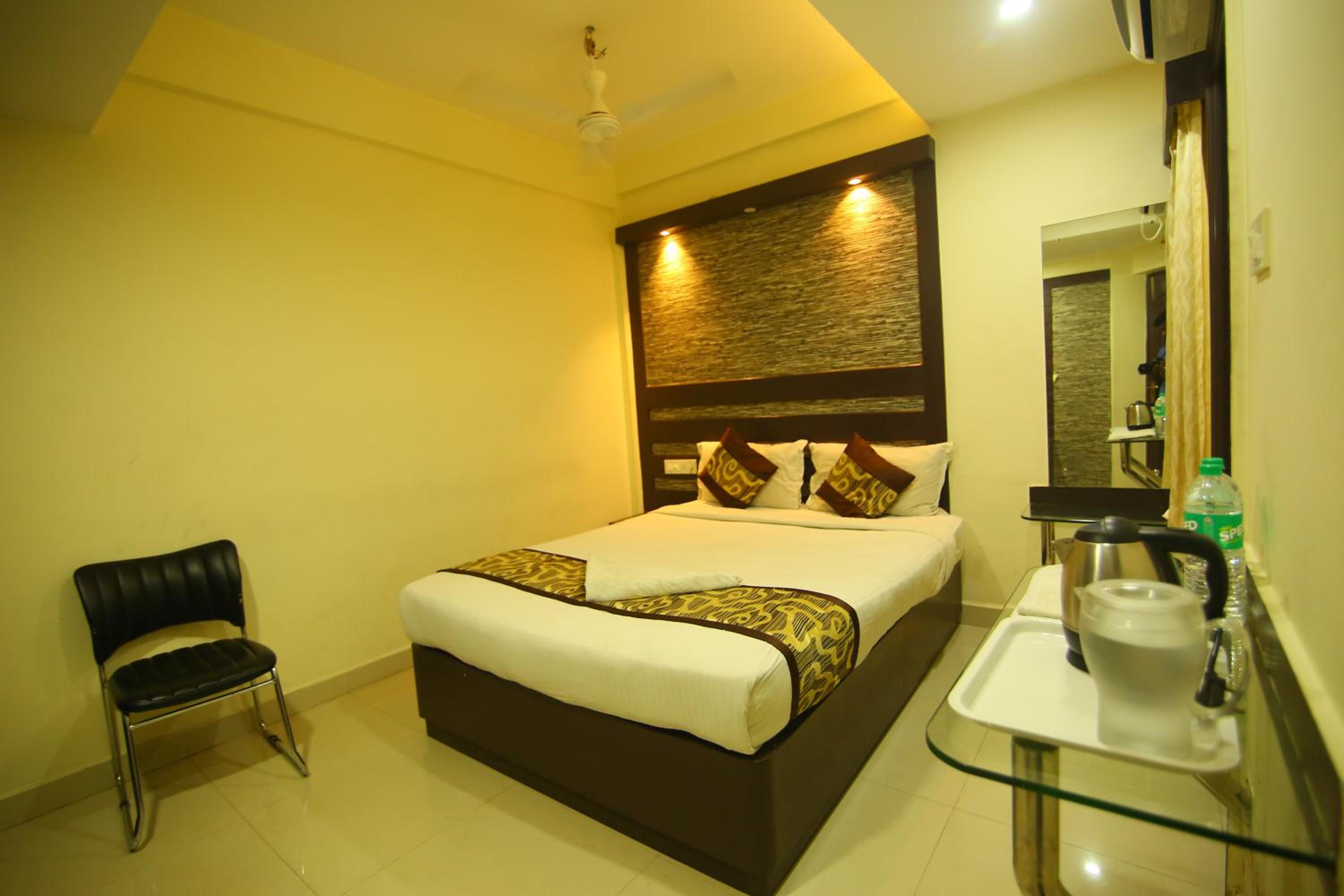 Standard King Room - Photo 49