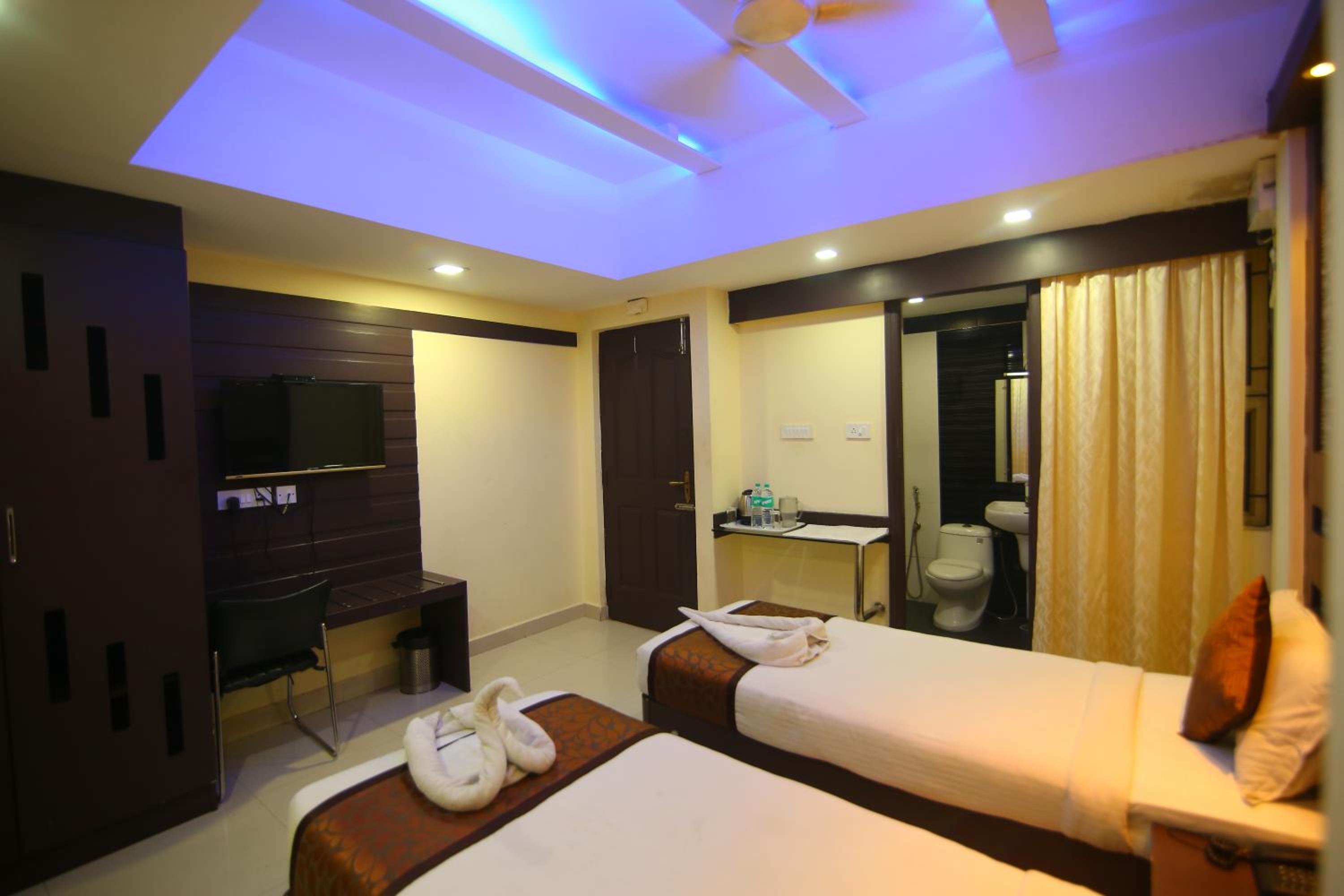 Deluxe Double Room - Photo 32