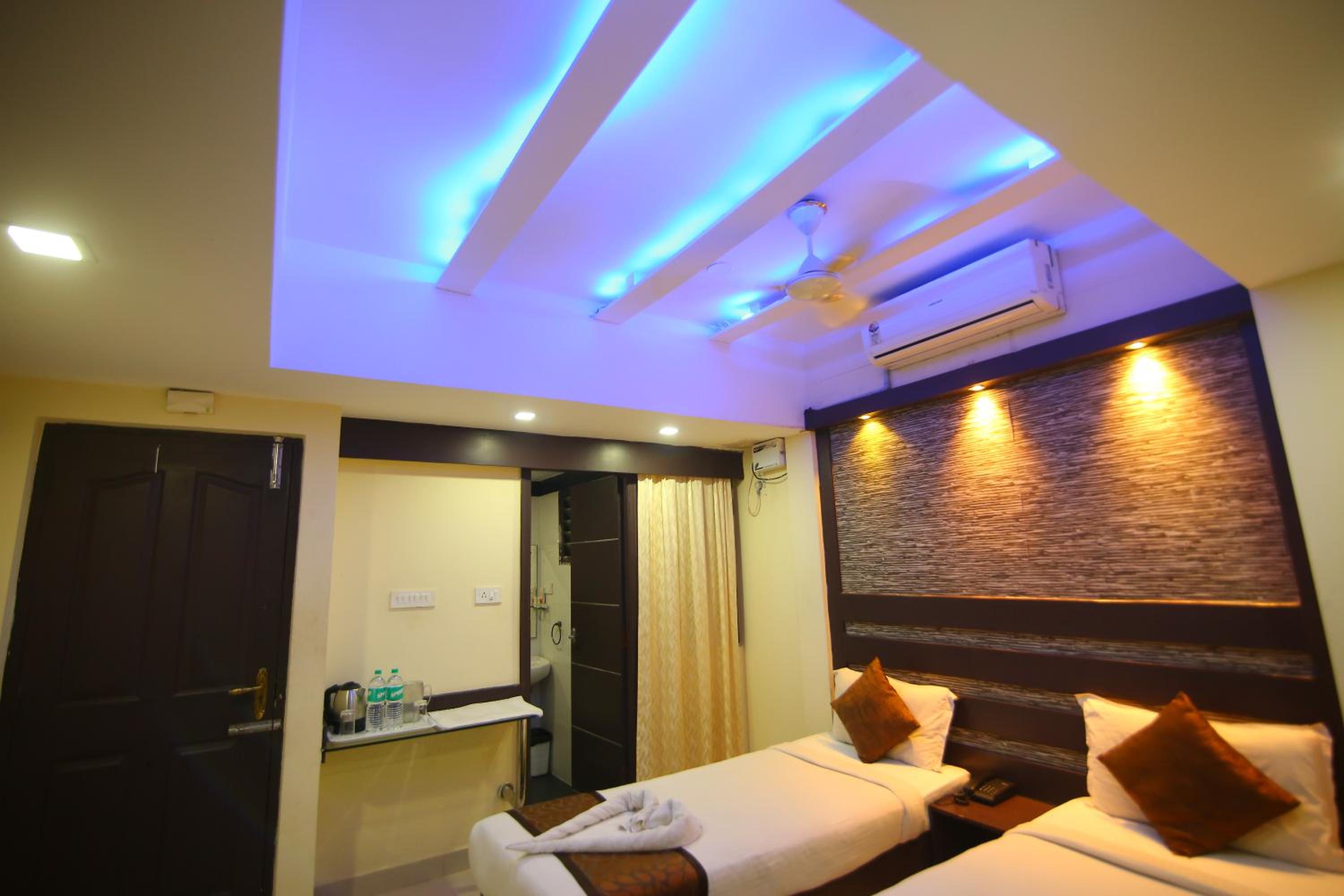 Deluxe Double Room - Photo 31