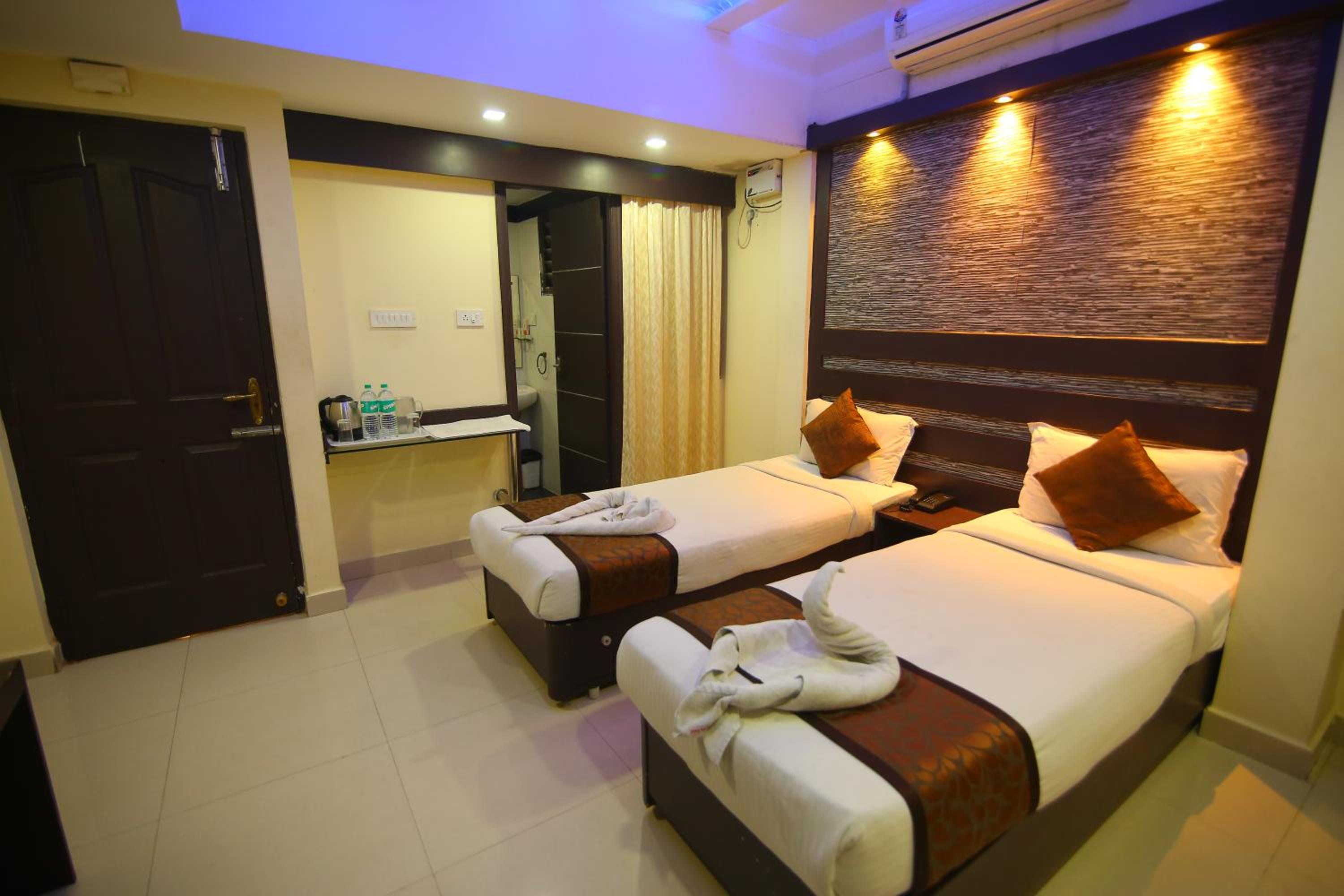 Deluxe Double Room - Photo 30