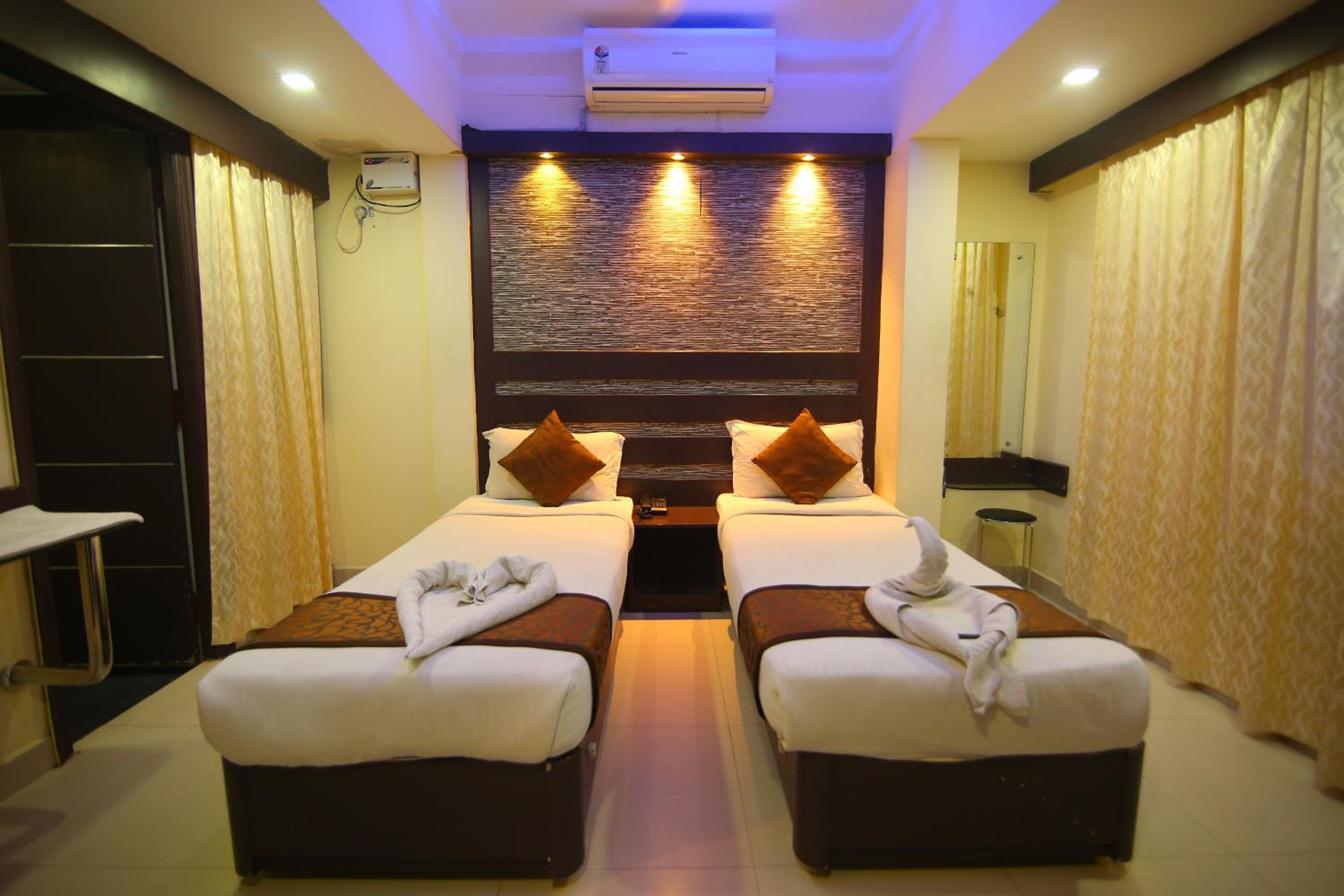Deluxe Double Room - Photo 29