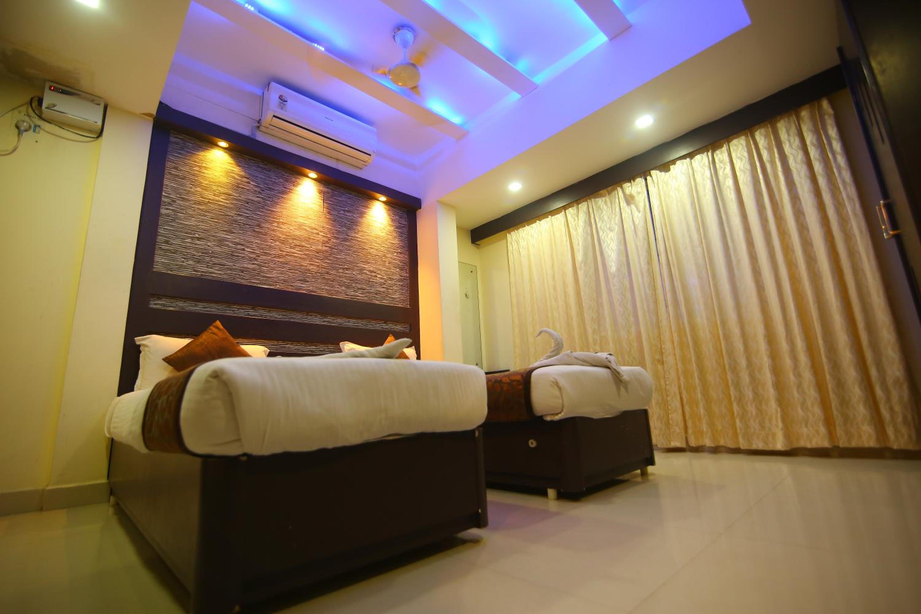 Deluxe Double Room - Photo 28