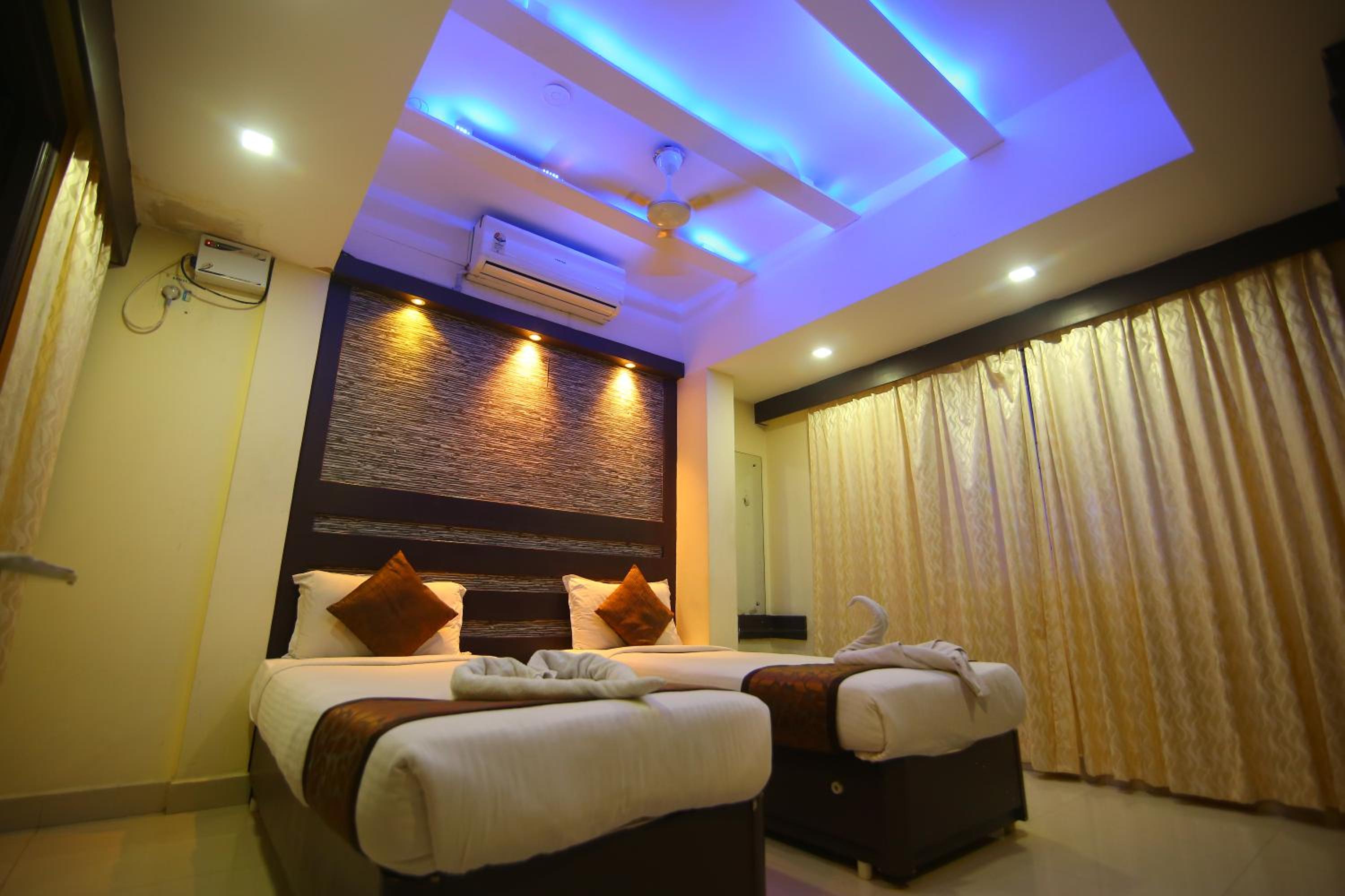 Deluxe Double Room - Photo 26