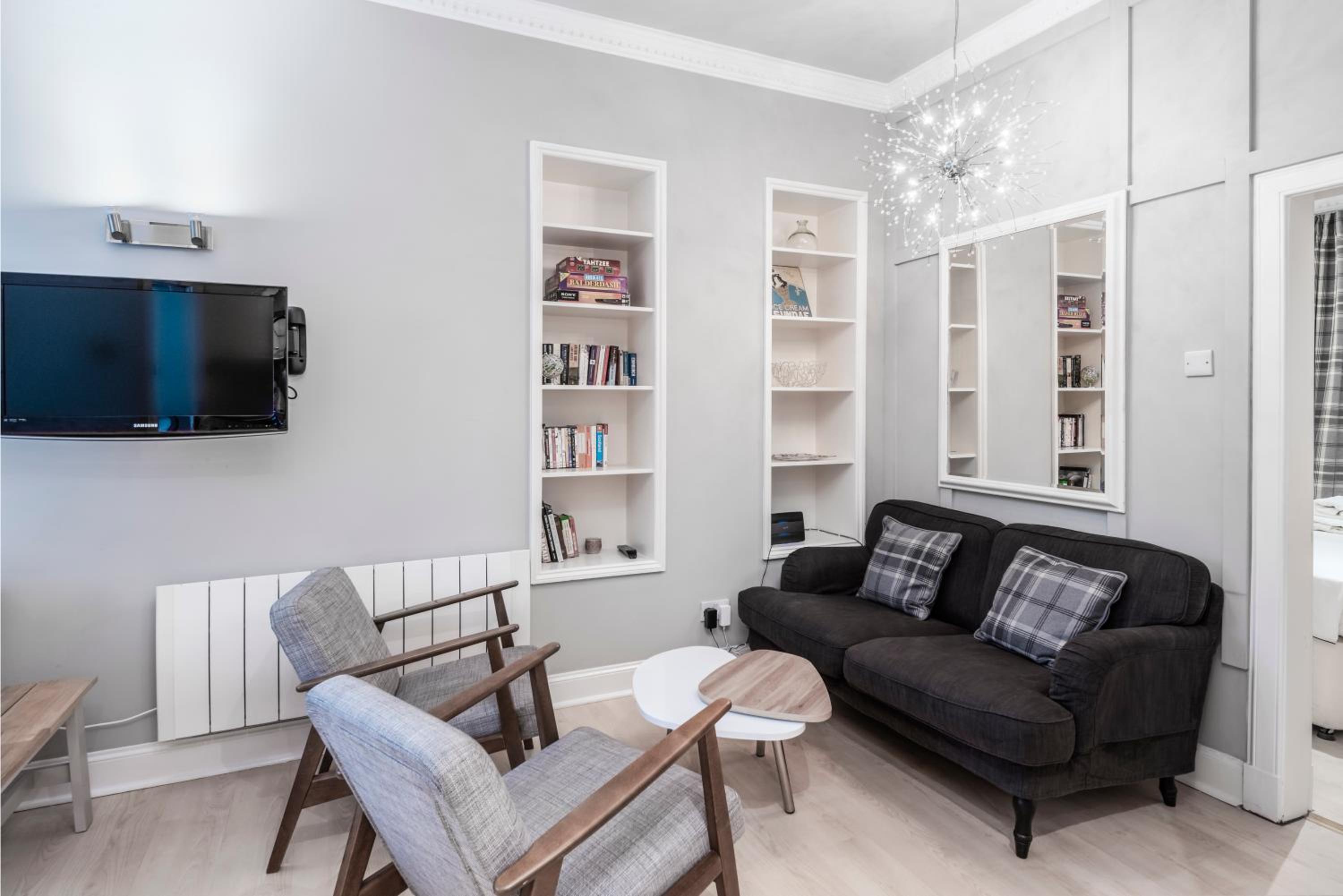 Two-Bedroom Apartment - Photo 9