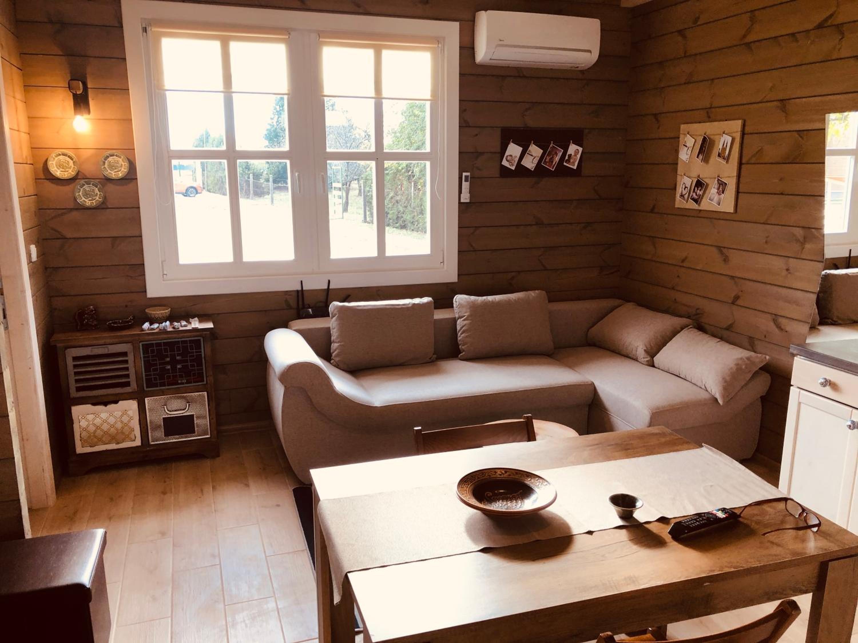 One-Bedroom House - Photo 3