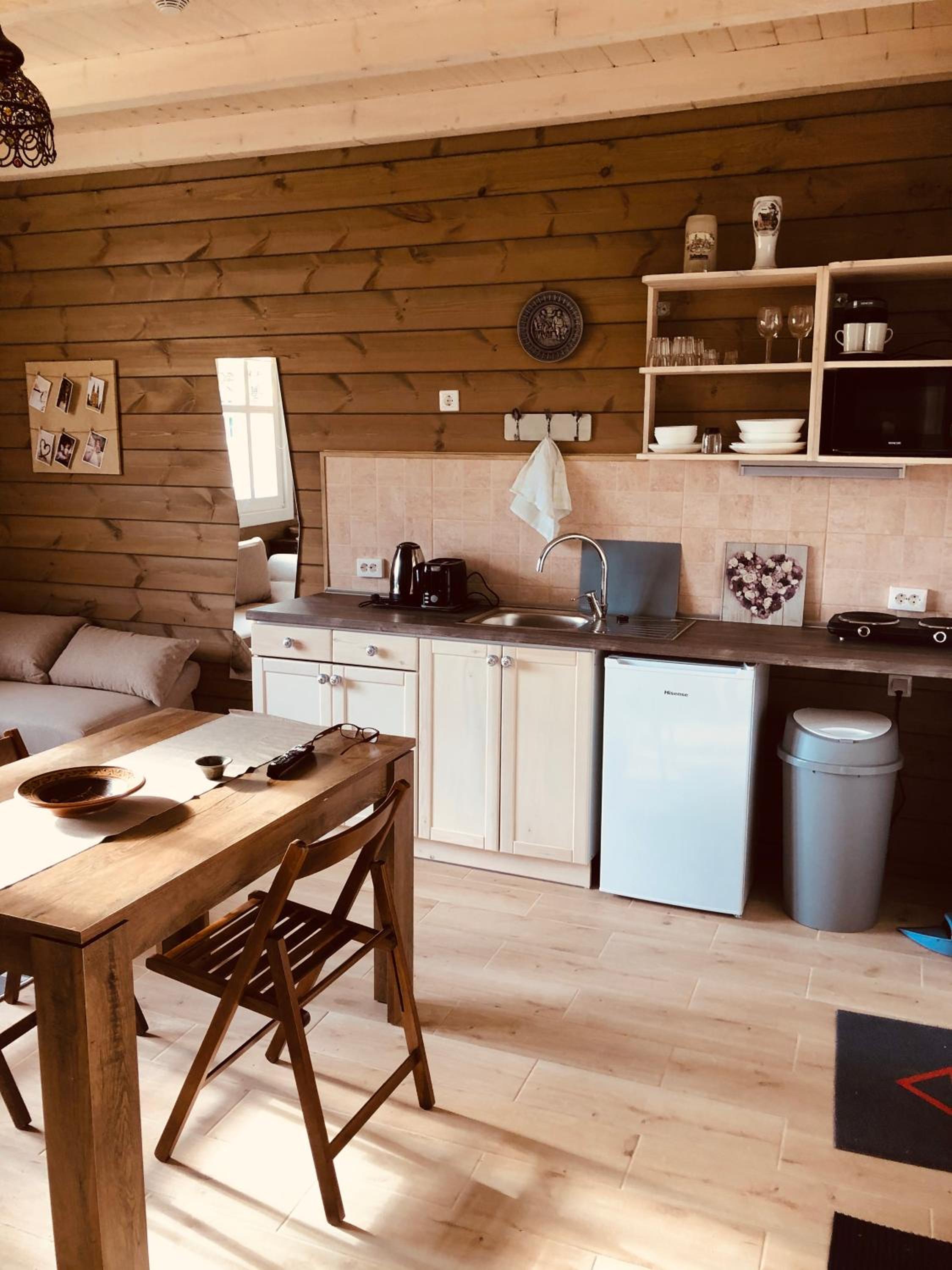 One-Bedroom House - Photo 2