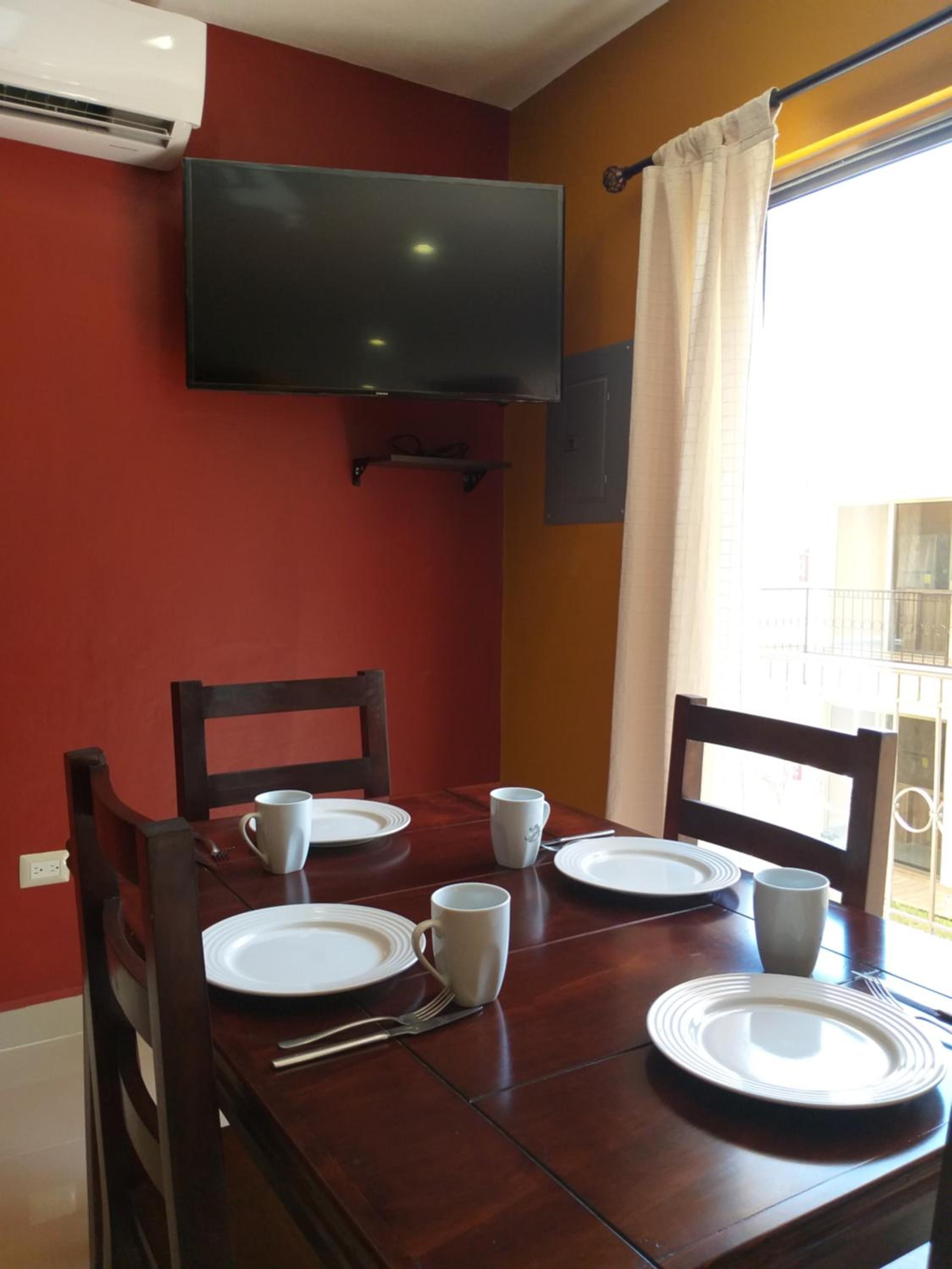 Deluxe Family Suite - Photo 9