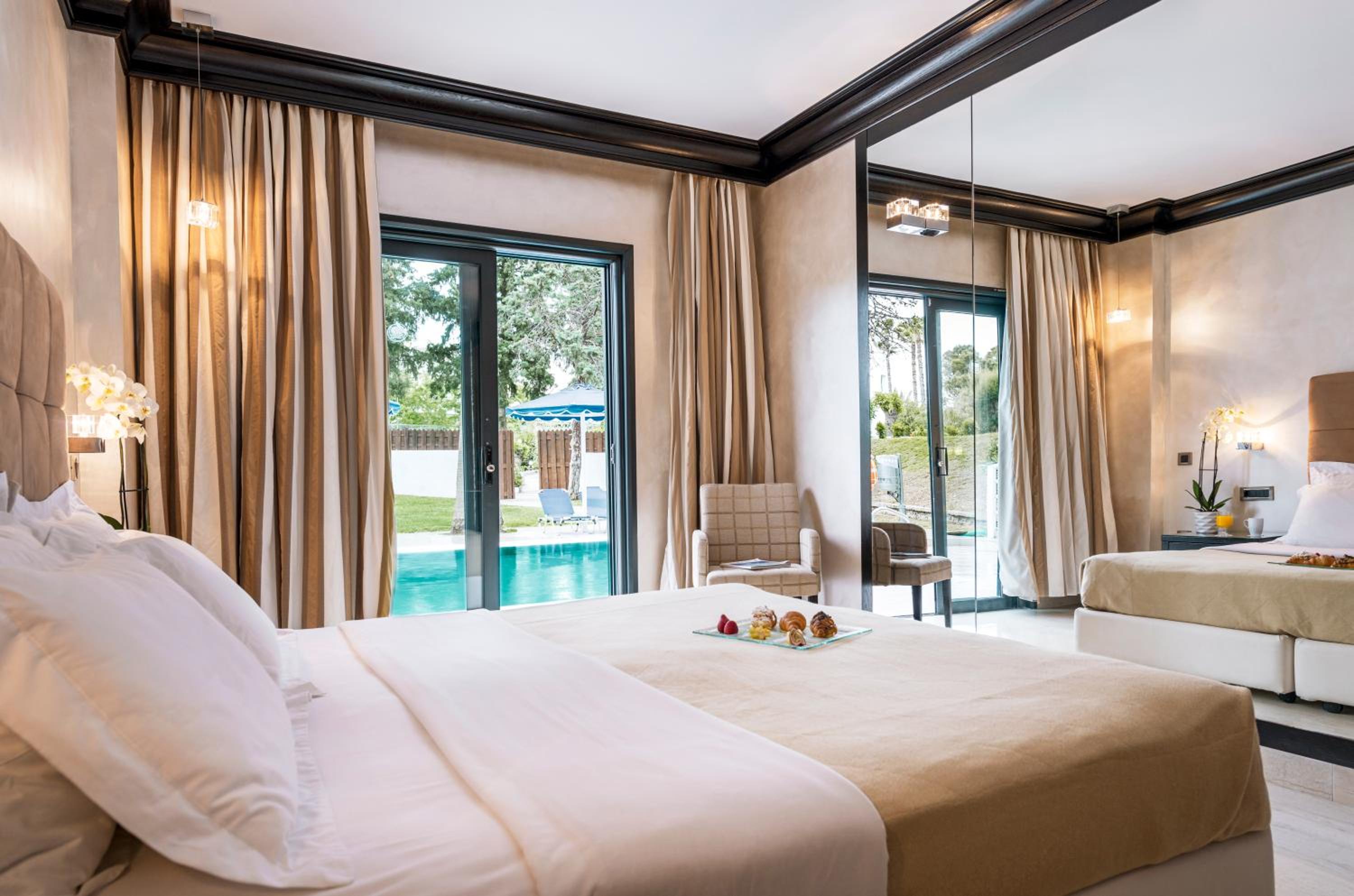 Twin Room with Shared Pool