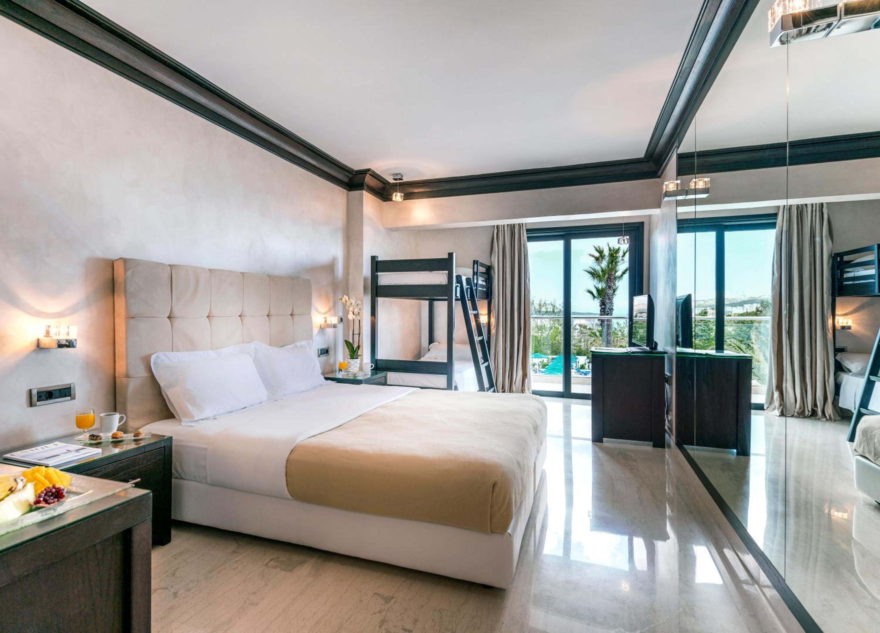 Quadruple Room with Sea View