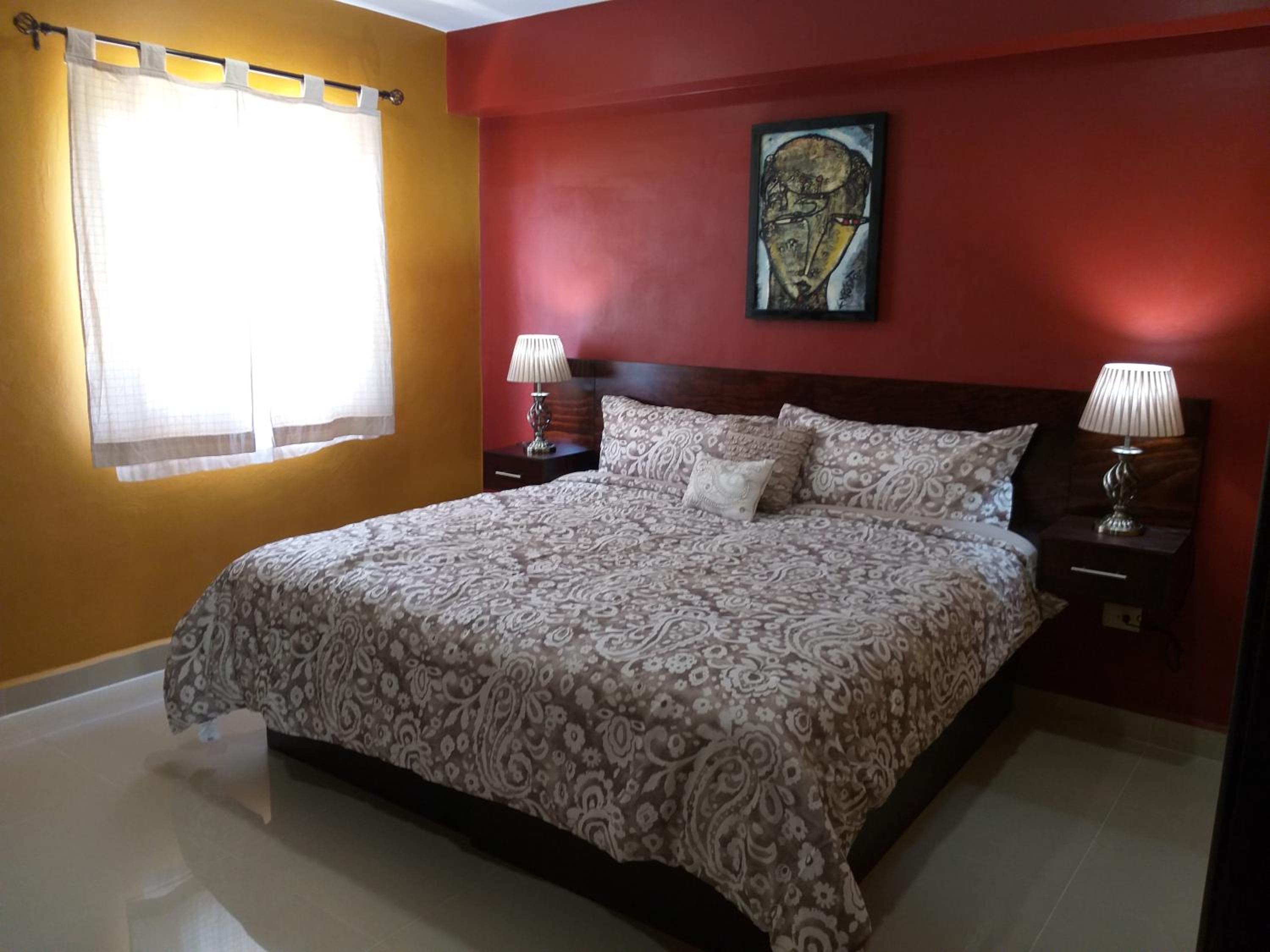 Deluxe Family Suite - Photo 17
