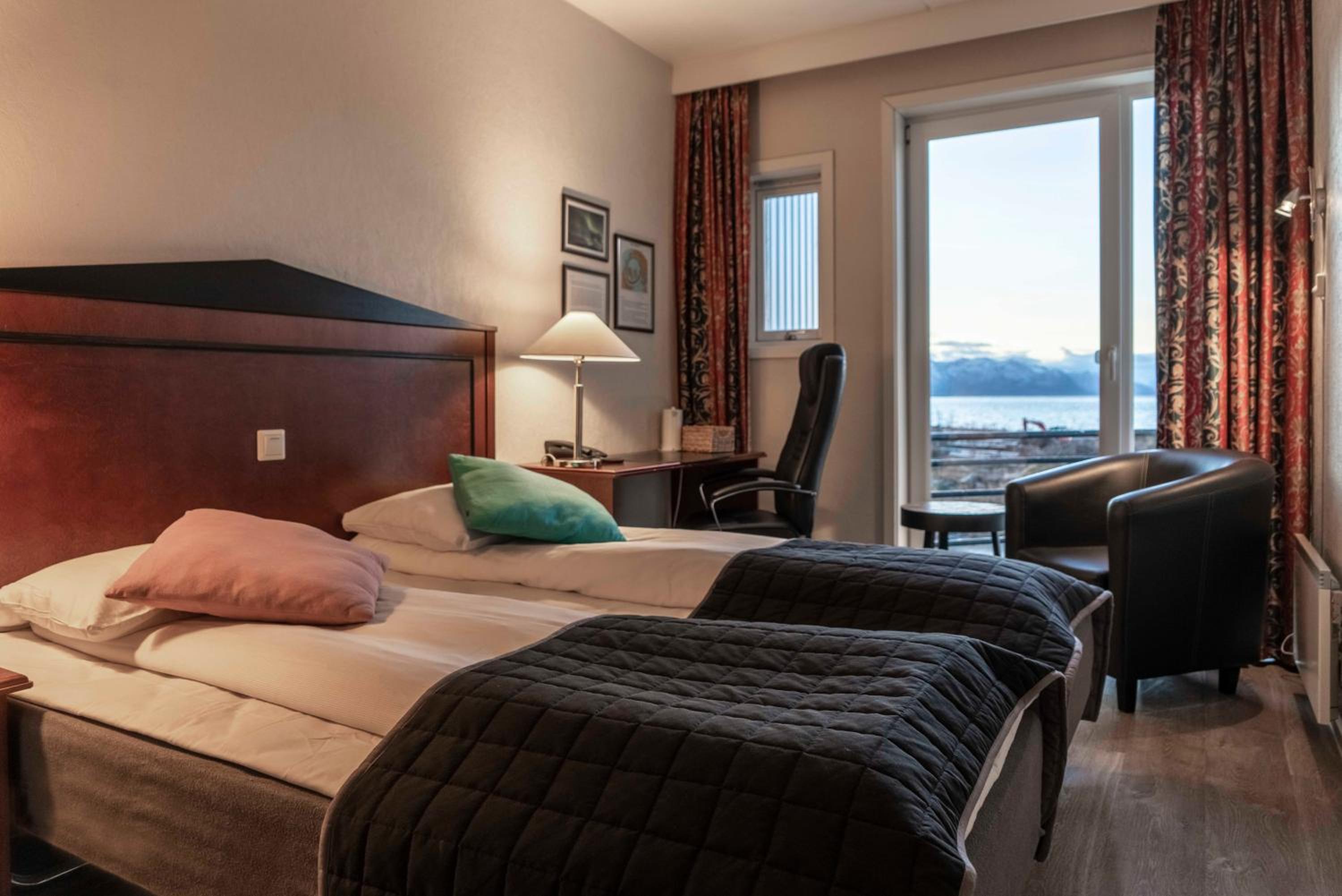 Twin Room with Balcony - Photo 1