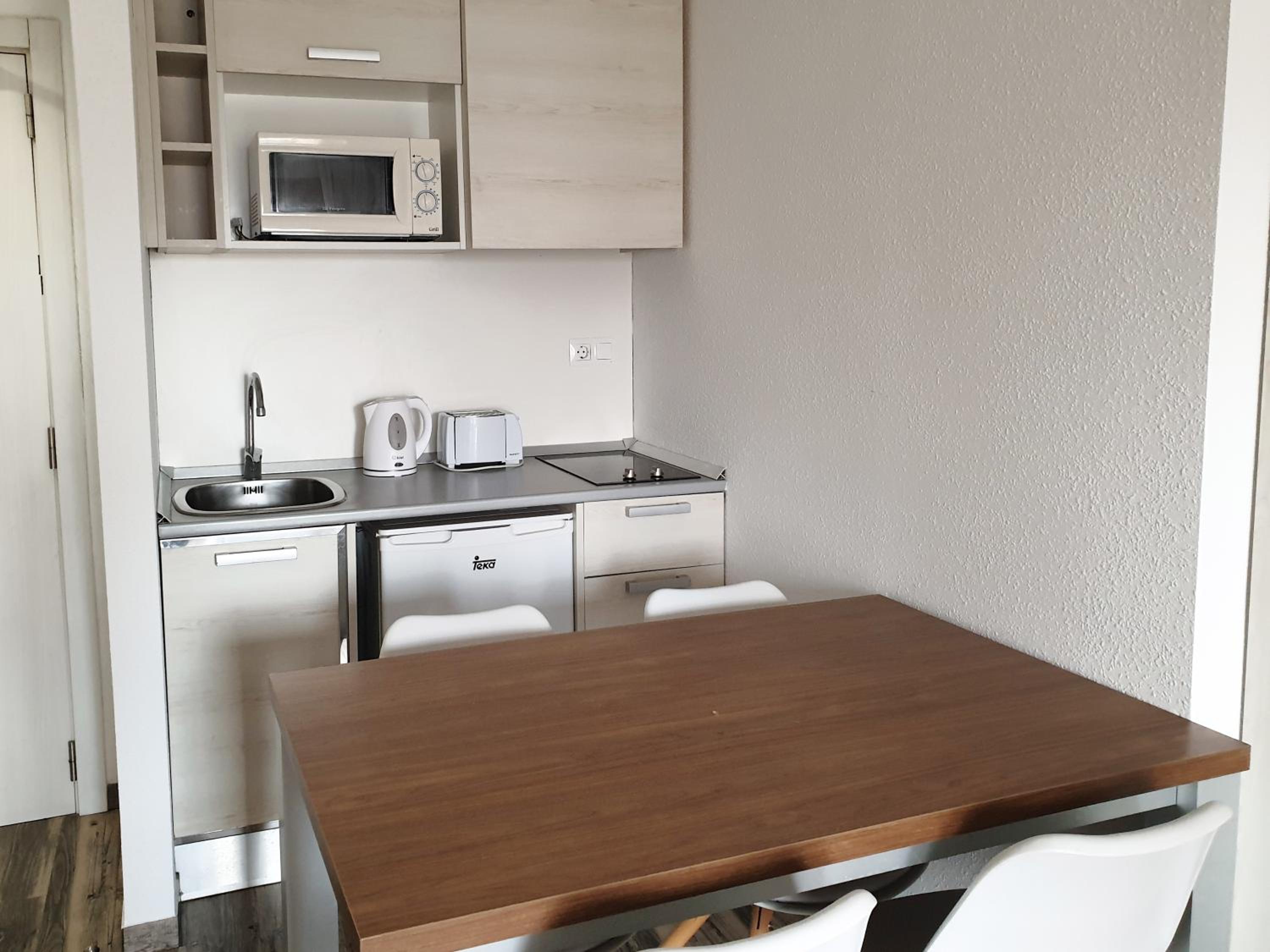 One-Bedroom Apartment (3 Adults + 1 Child) photo 3