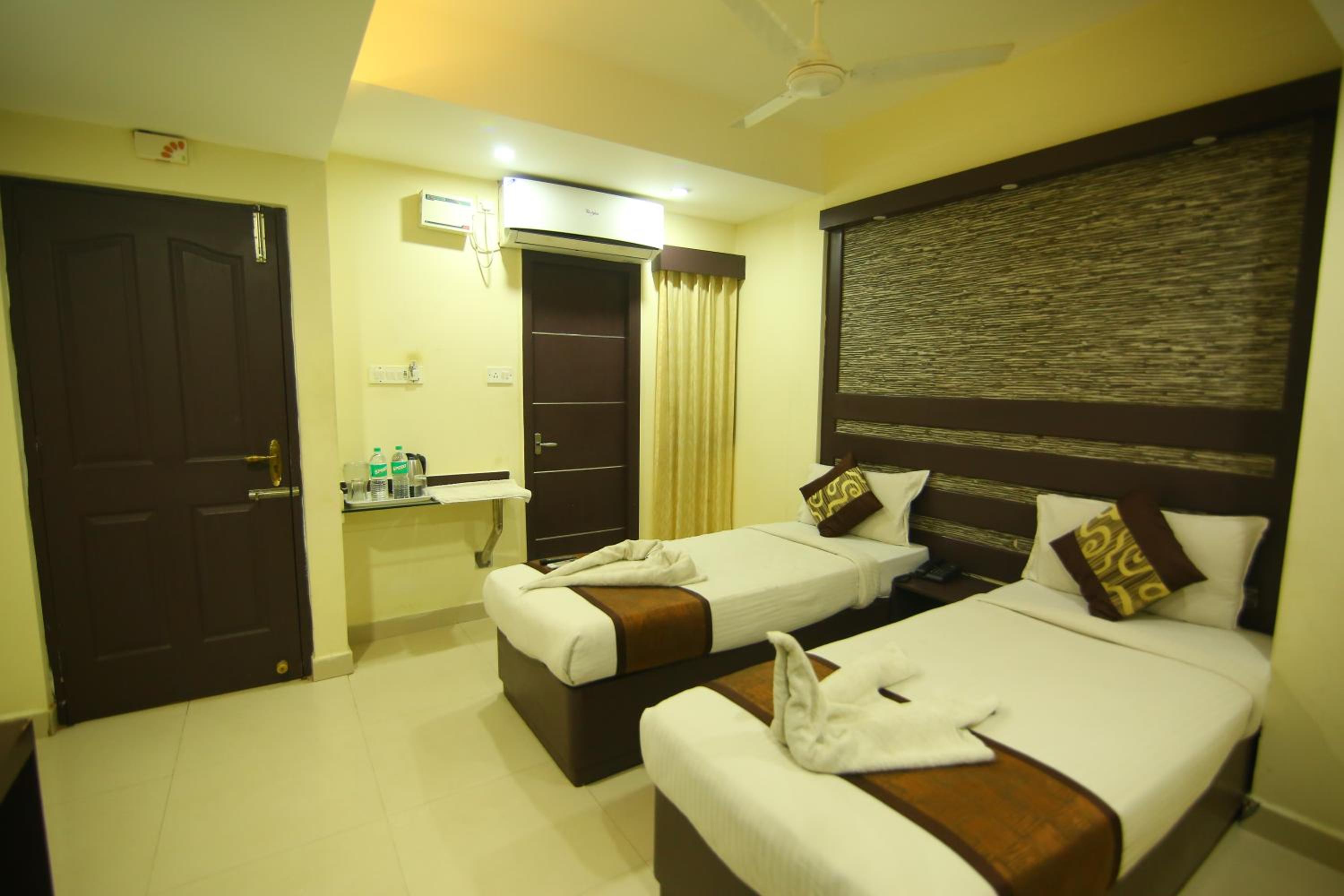 Deluxe Double Room - Photo 10
