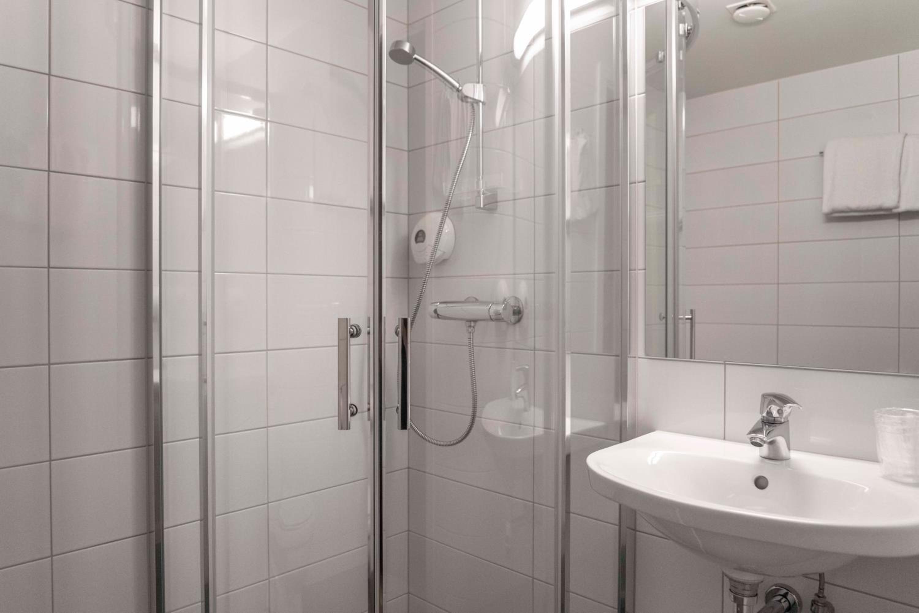 Standard Triple Room - Photo 5