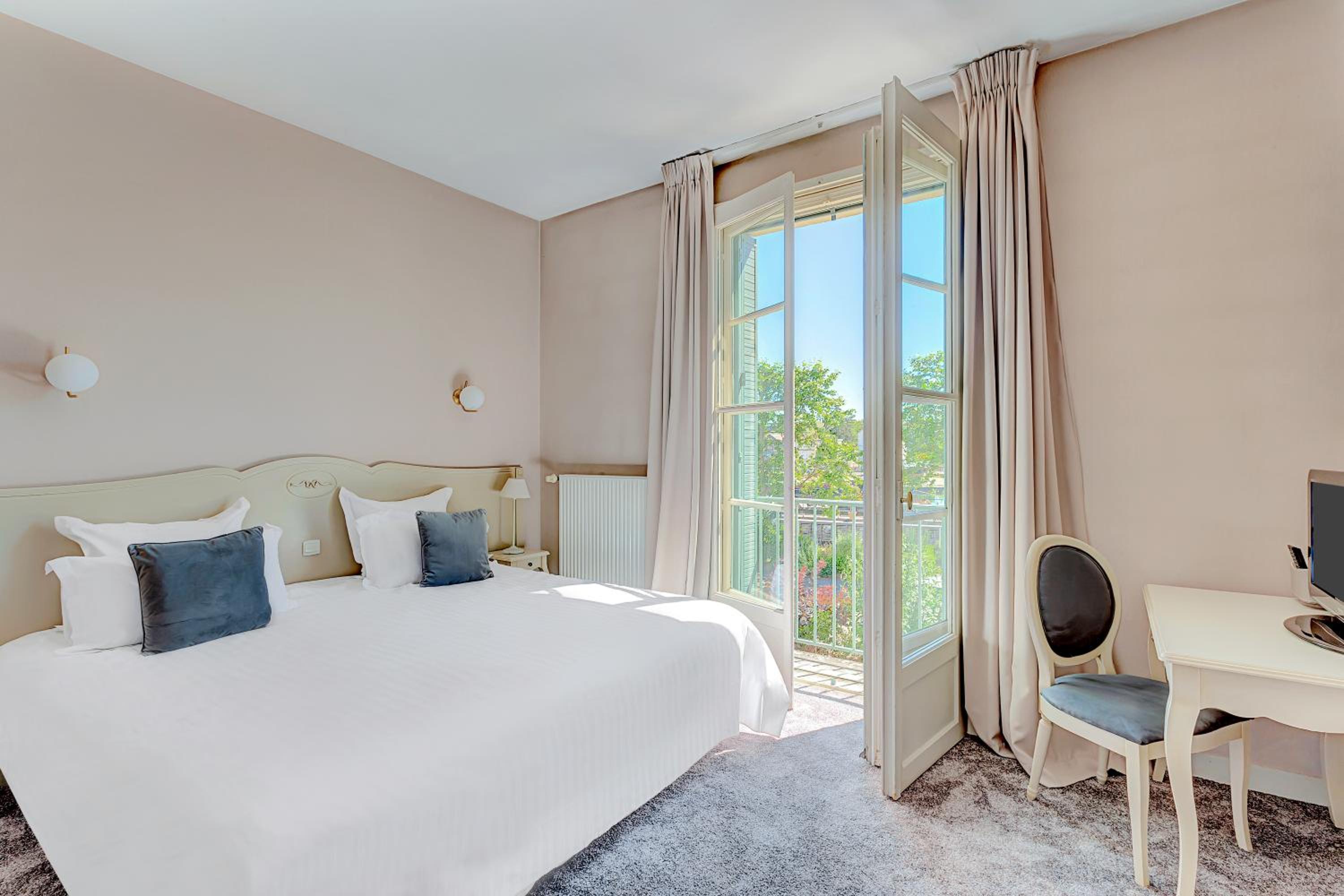 Privilege Room with King Bed and River View - Non-Smoking - Photo 4