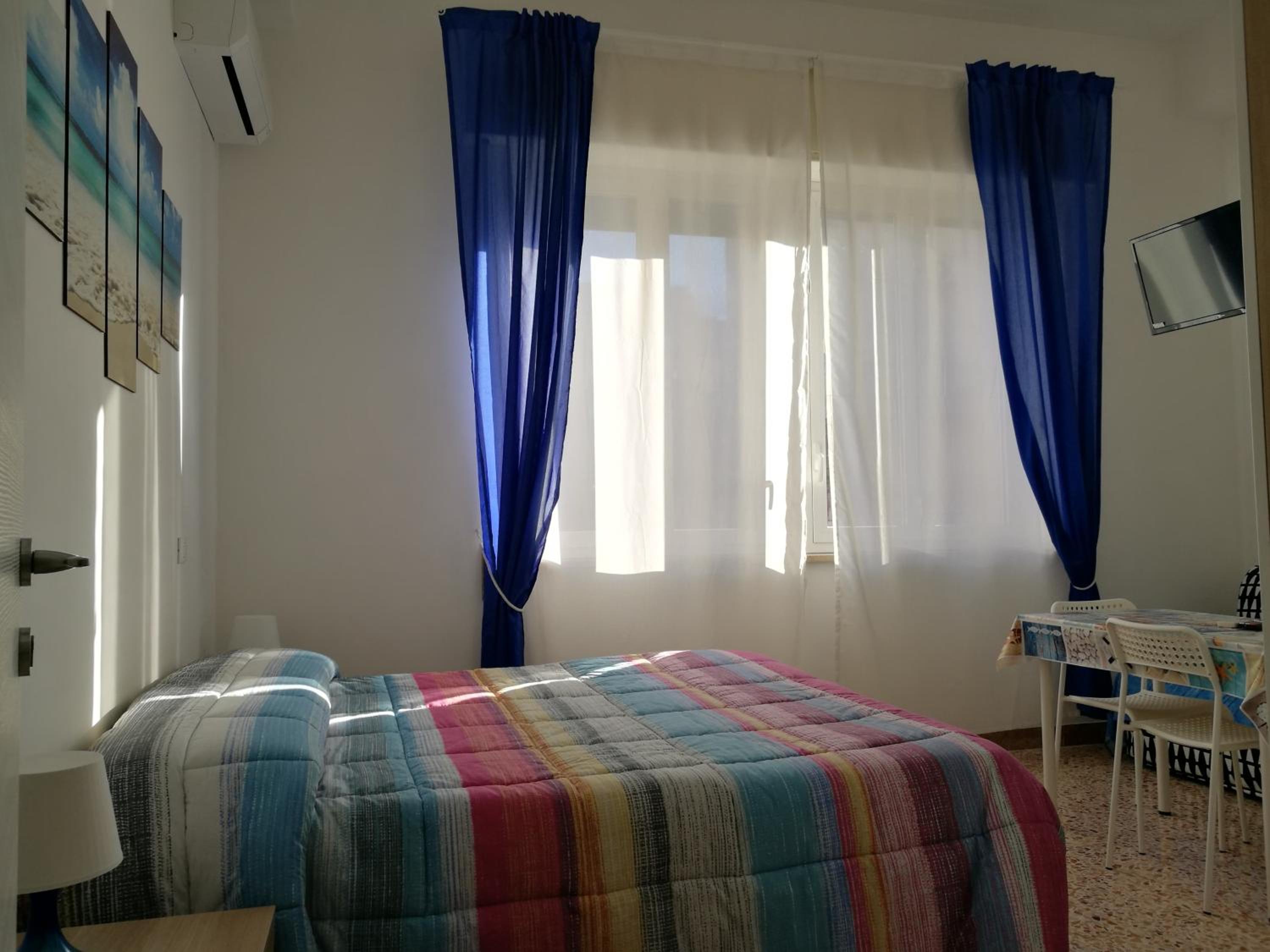 Double Room with Private Bathroom - Photo 4