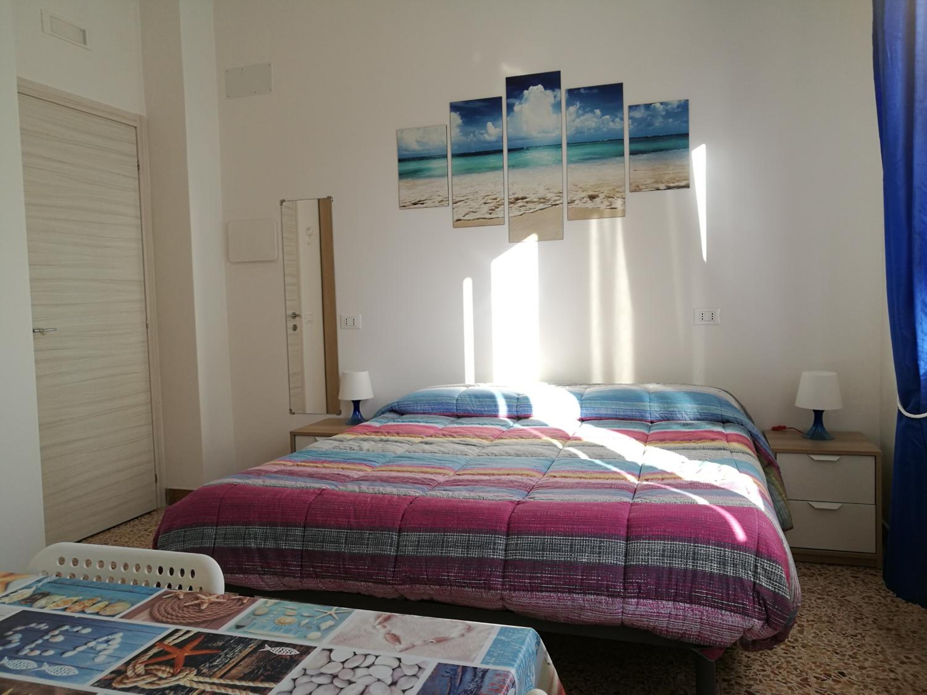 Double Room with Private Bathroom - Photo 3