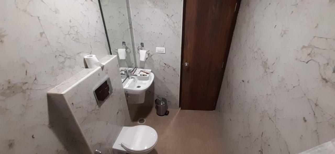 Deluxe Room - Photo 5