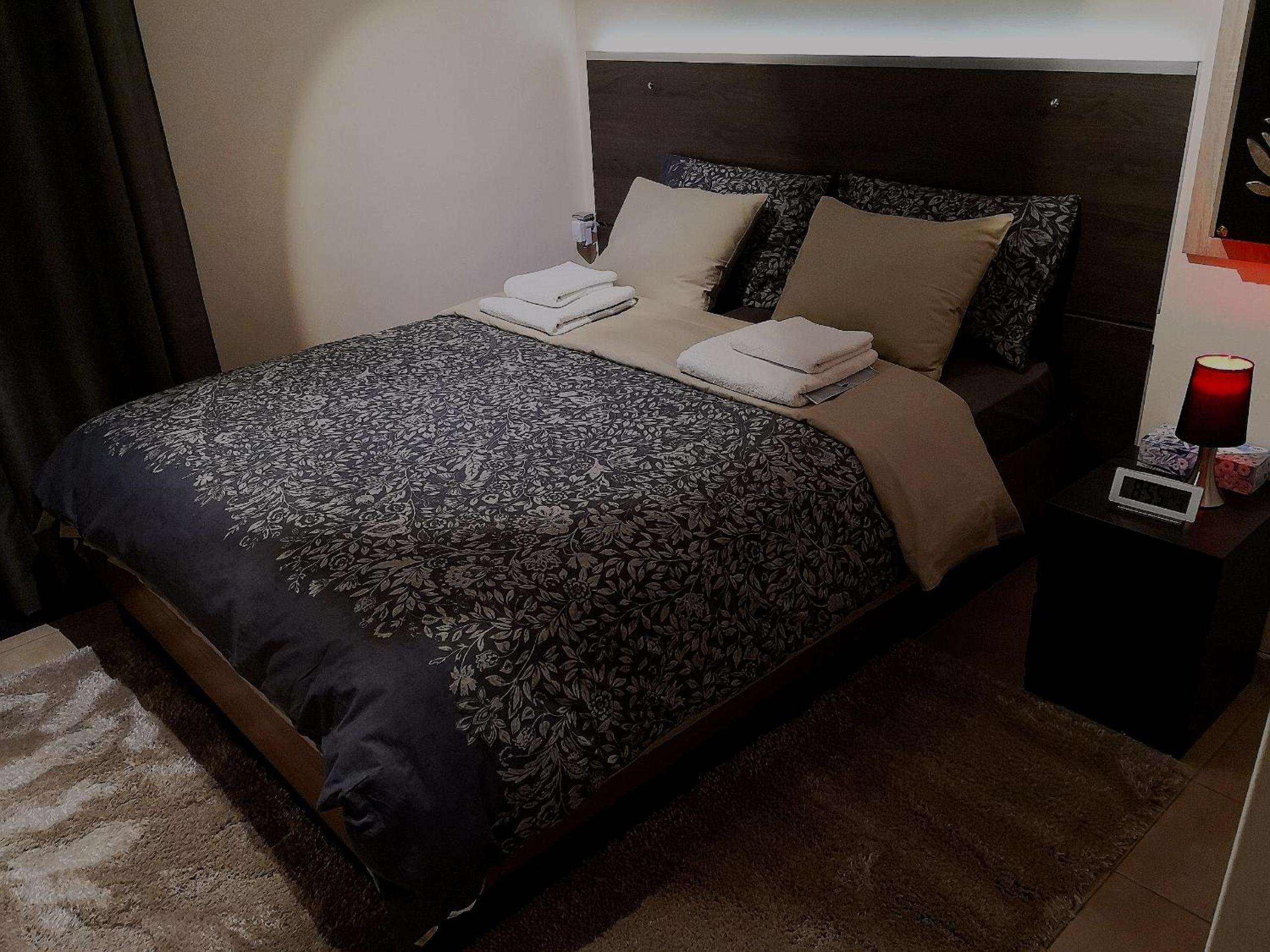 Two-Bedroom Apartment - Photo 8