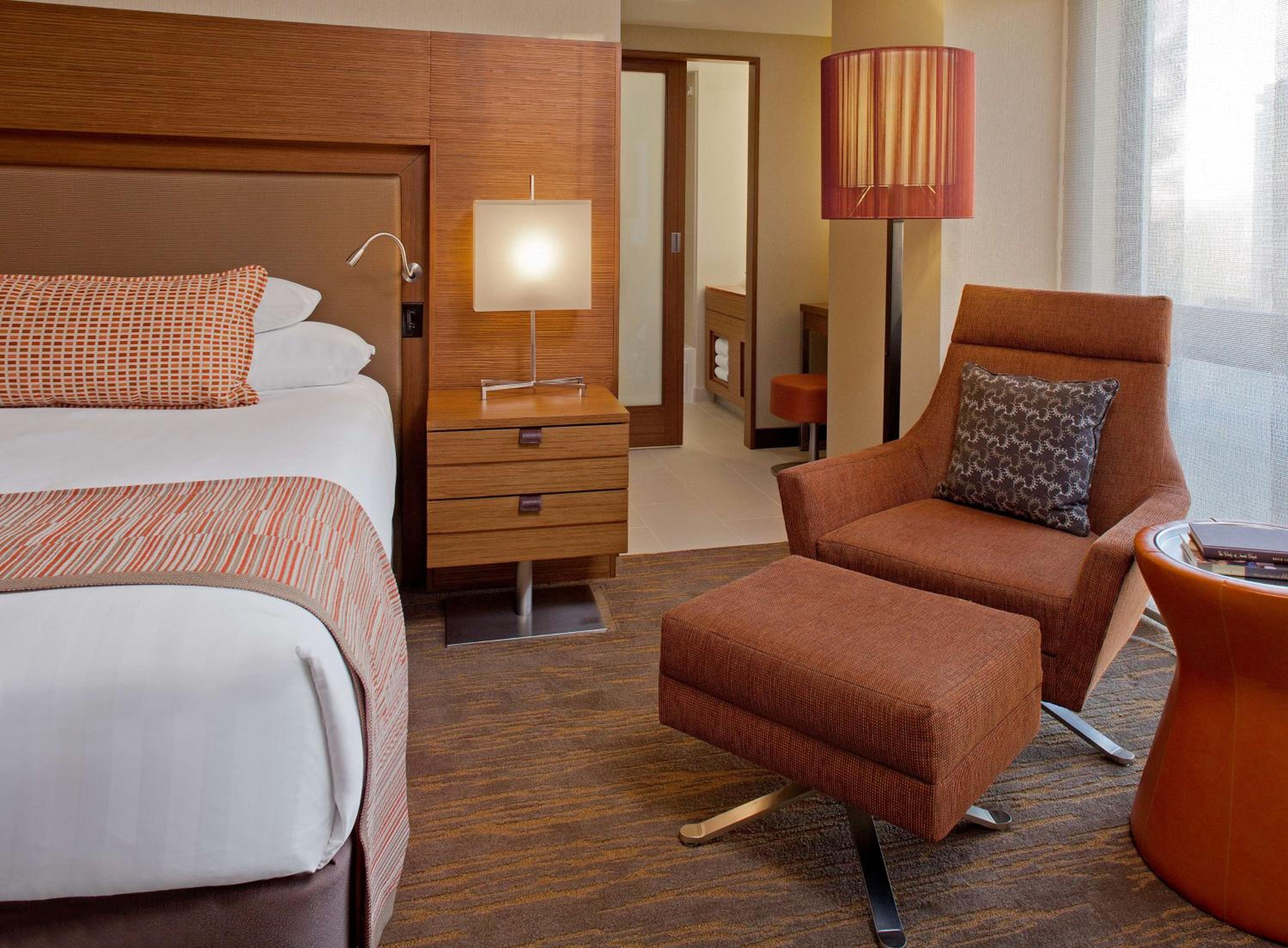 Executive Suite - Photo 6