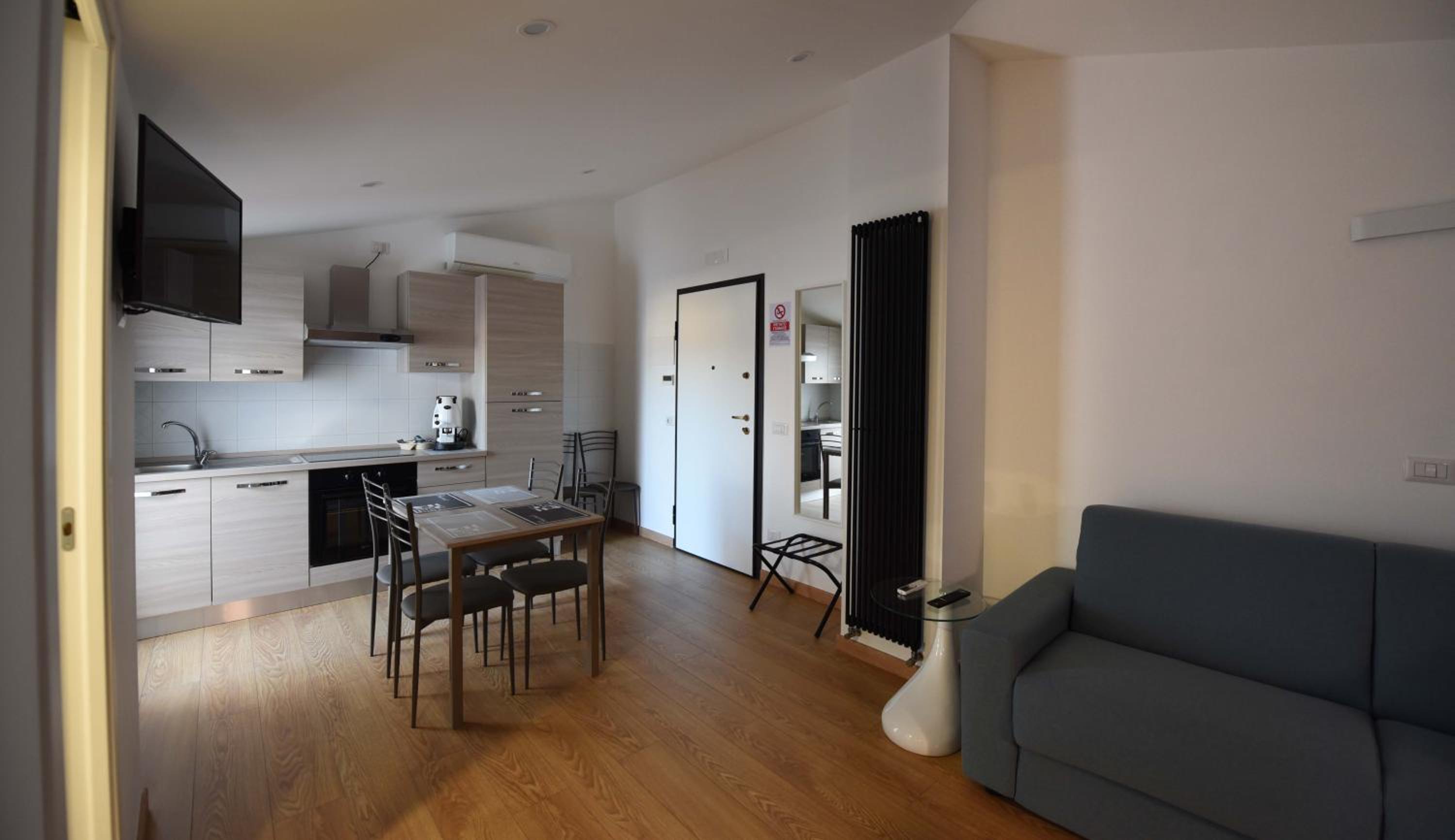 Family Suite with Terrace and View - Photo 4
