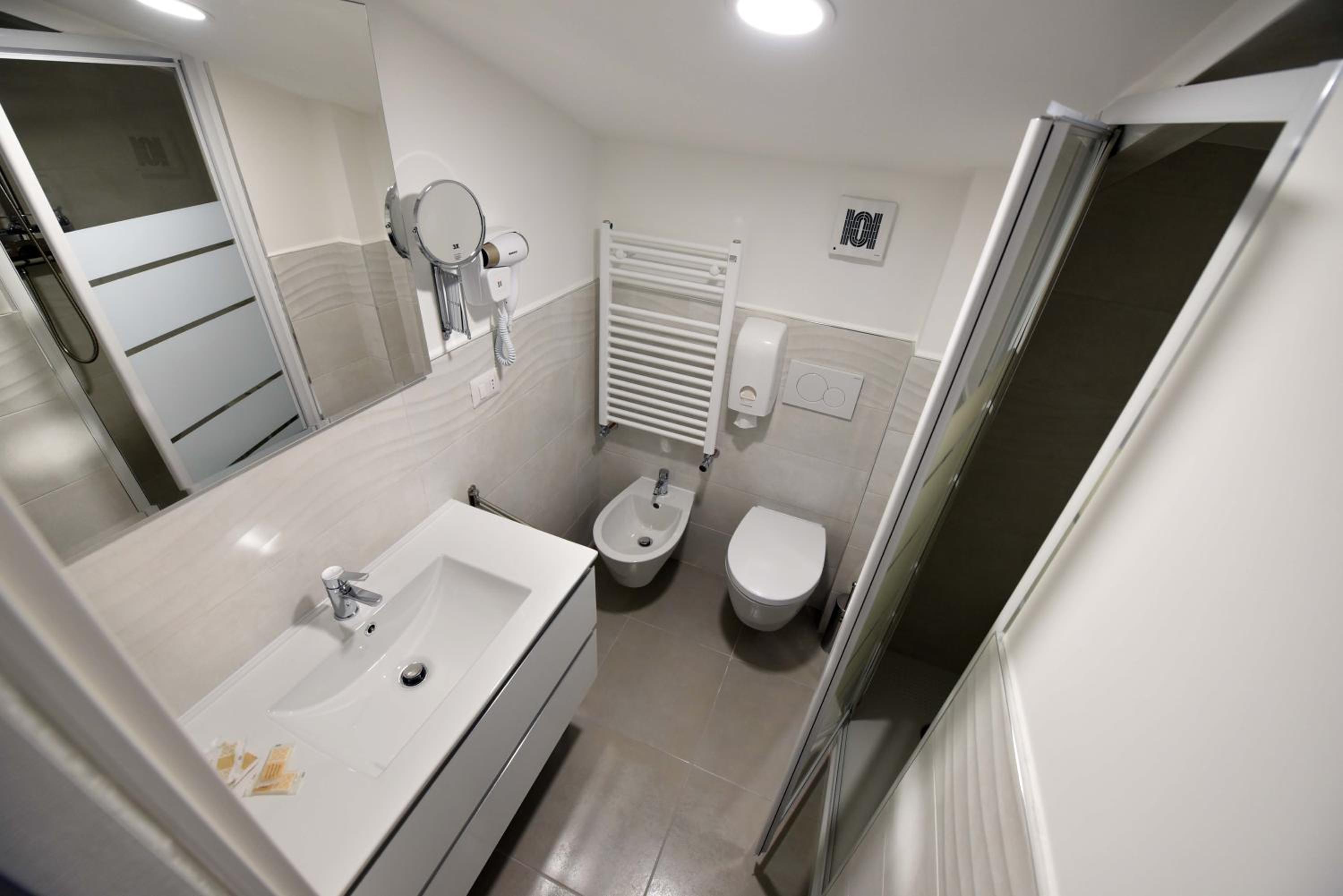 Family Suite with Terrace and View - Photo 5