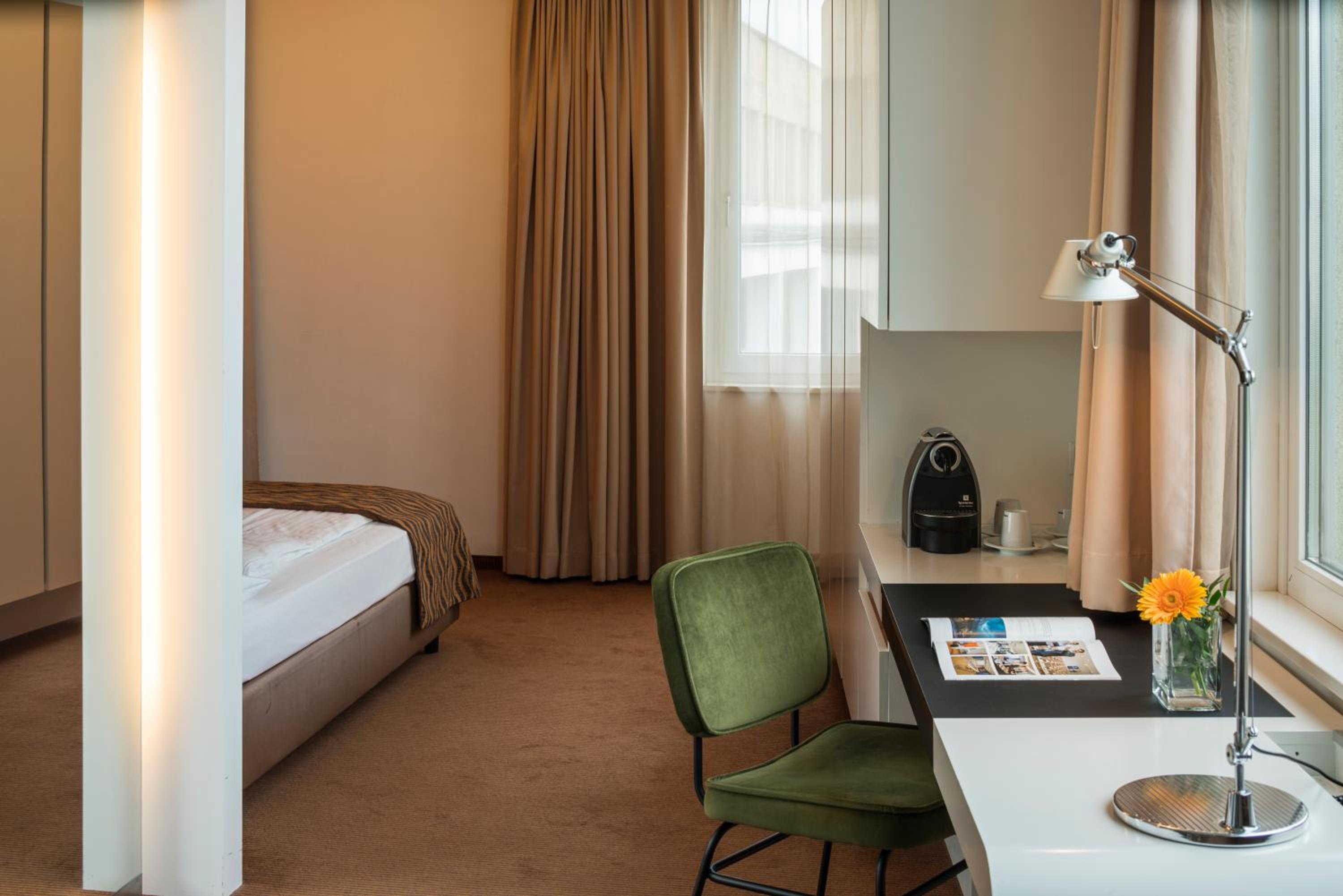 Deluxe Room - Photo 2