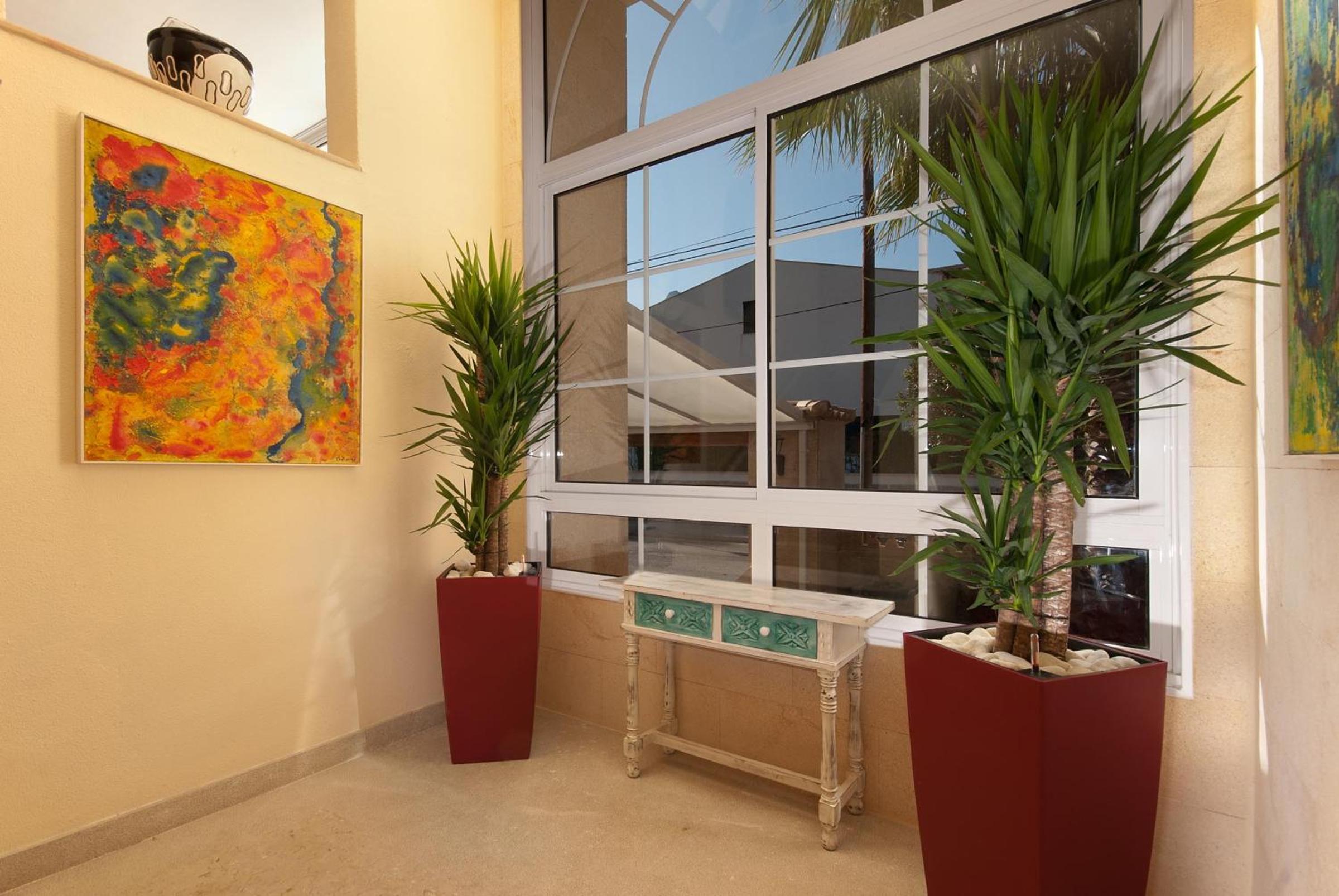 Apartment photo 2