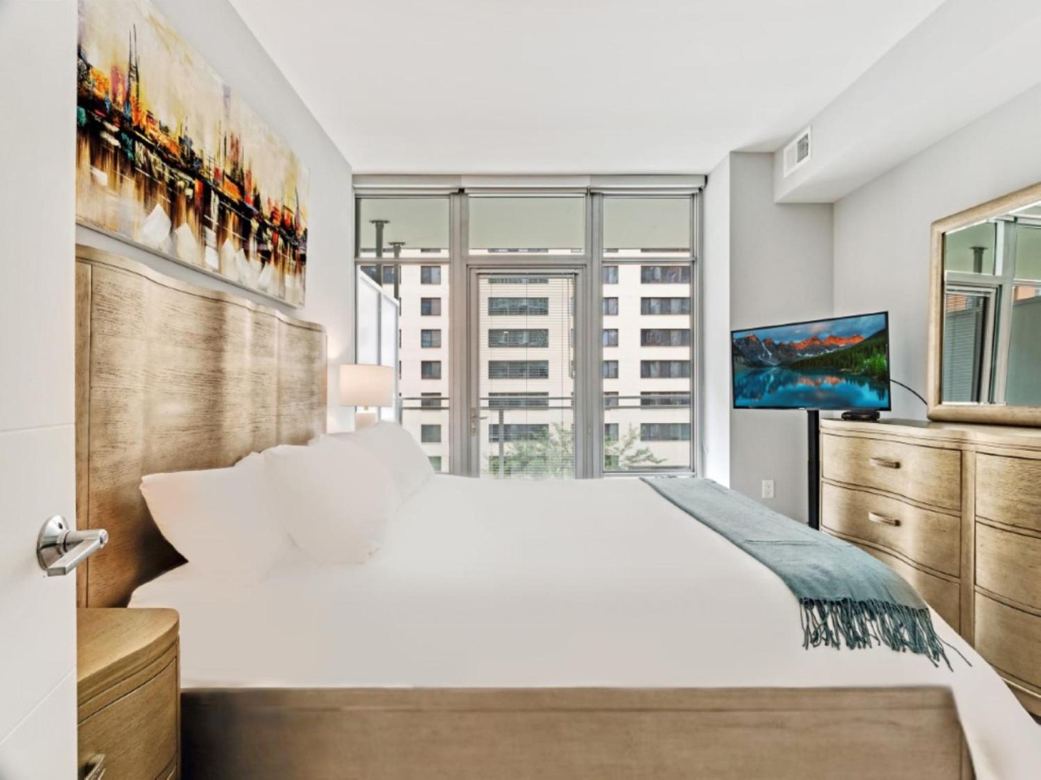 Two-Bedroom Apartment - Photo 9