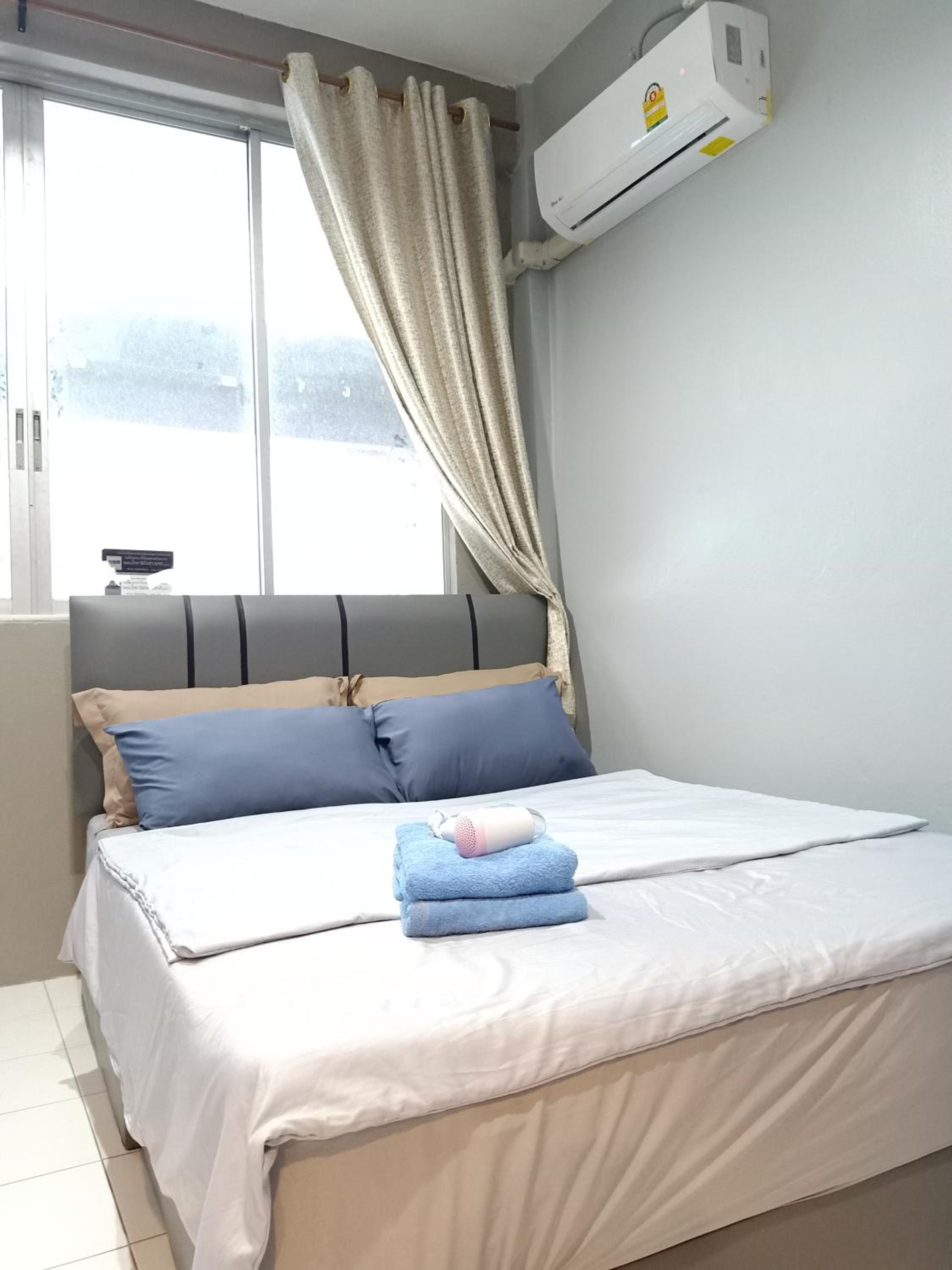 Quadruple Room with Private Bathroom photo 1