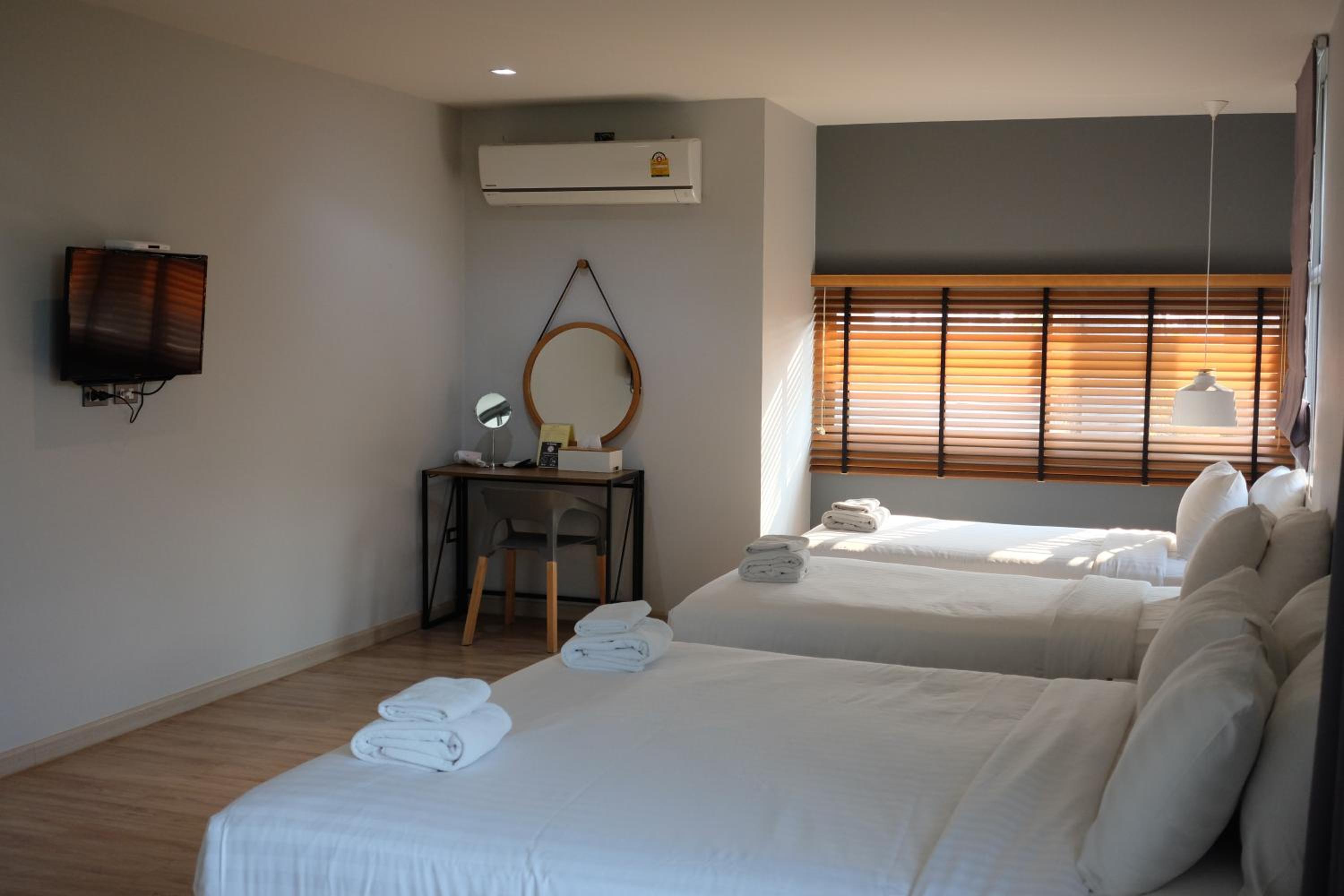 Deluxe Family Suite photo 2