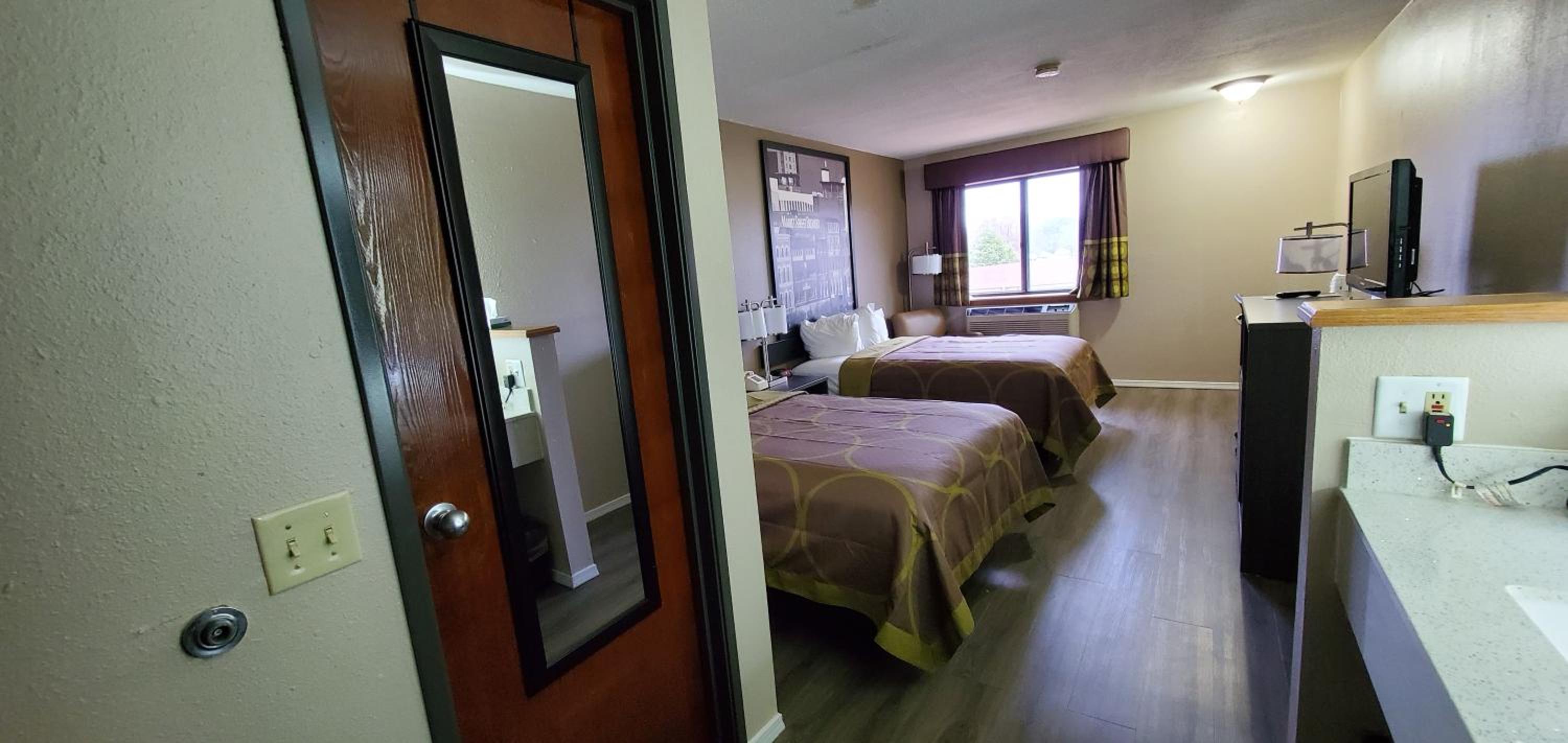Deluxe Double Room with Two Double Beds - Non-Smoking - Photo 2