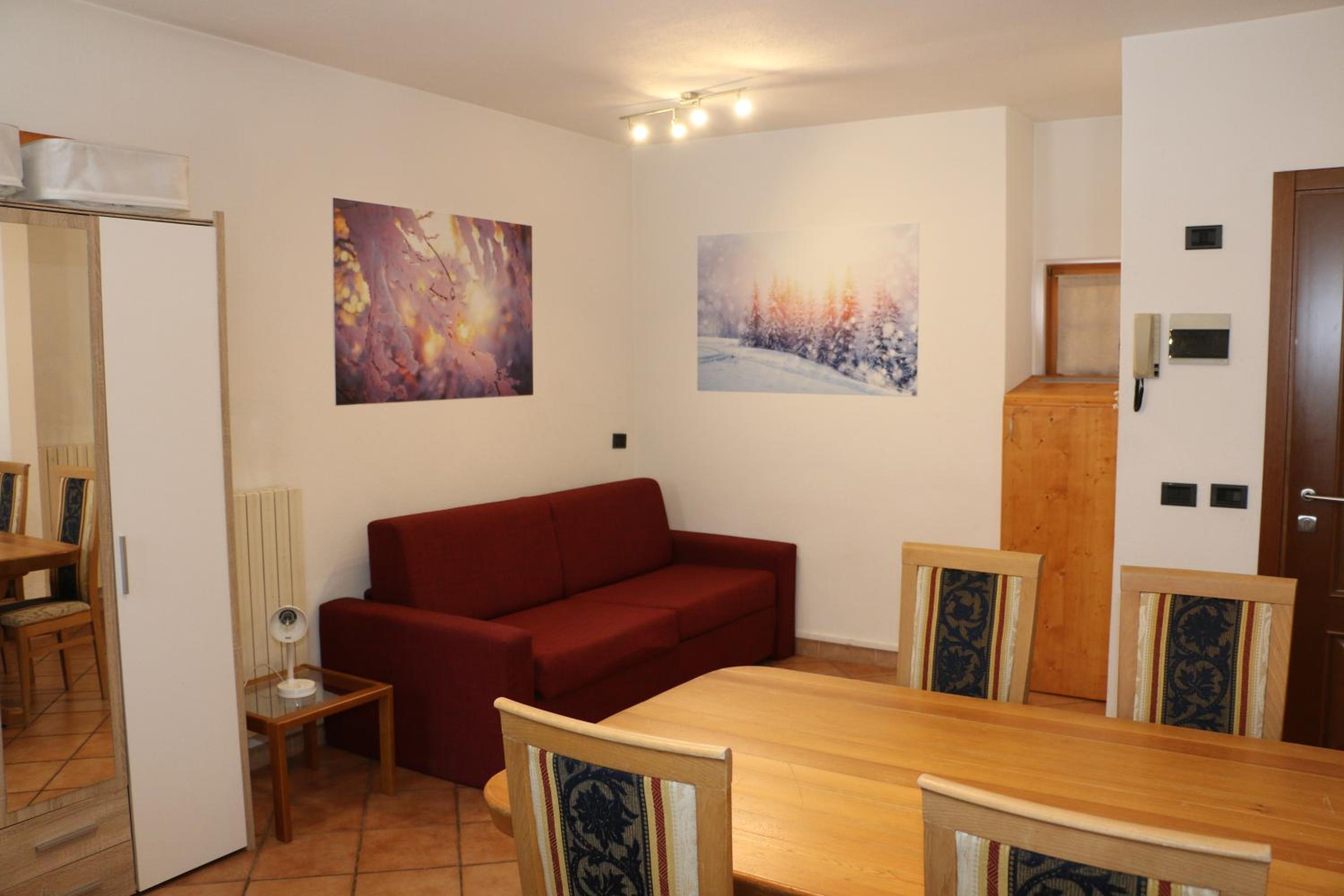 One-Bedroom Apartment photo 1