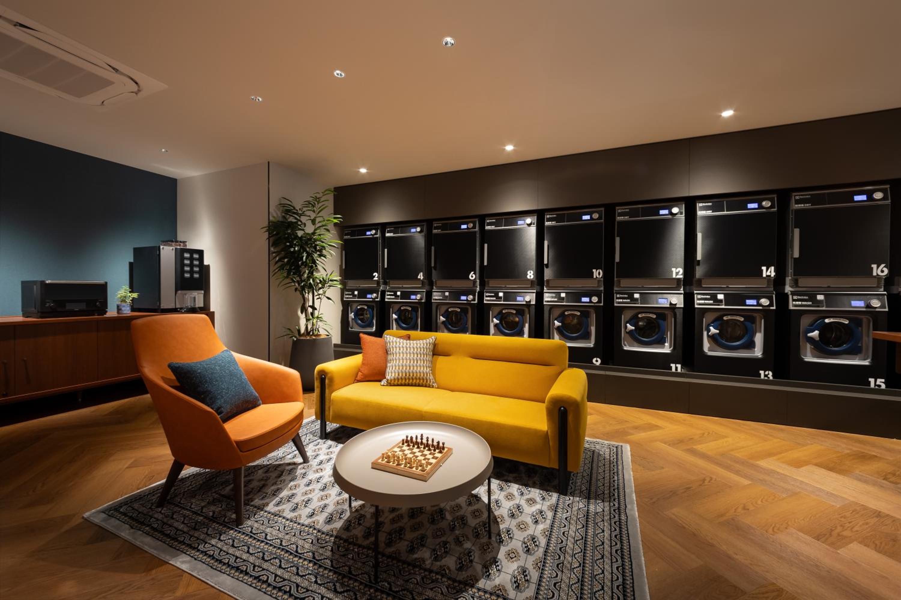 Residential Family Room with Sushi Dining Credit