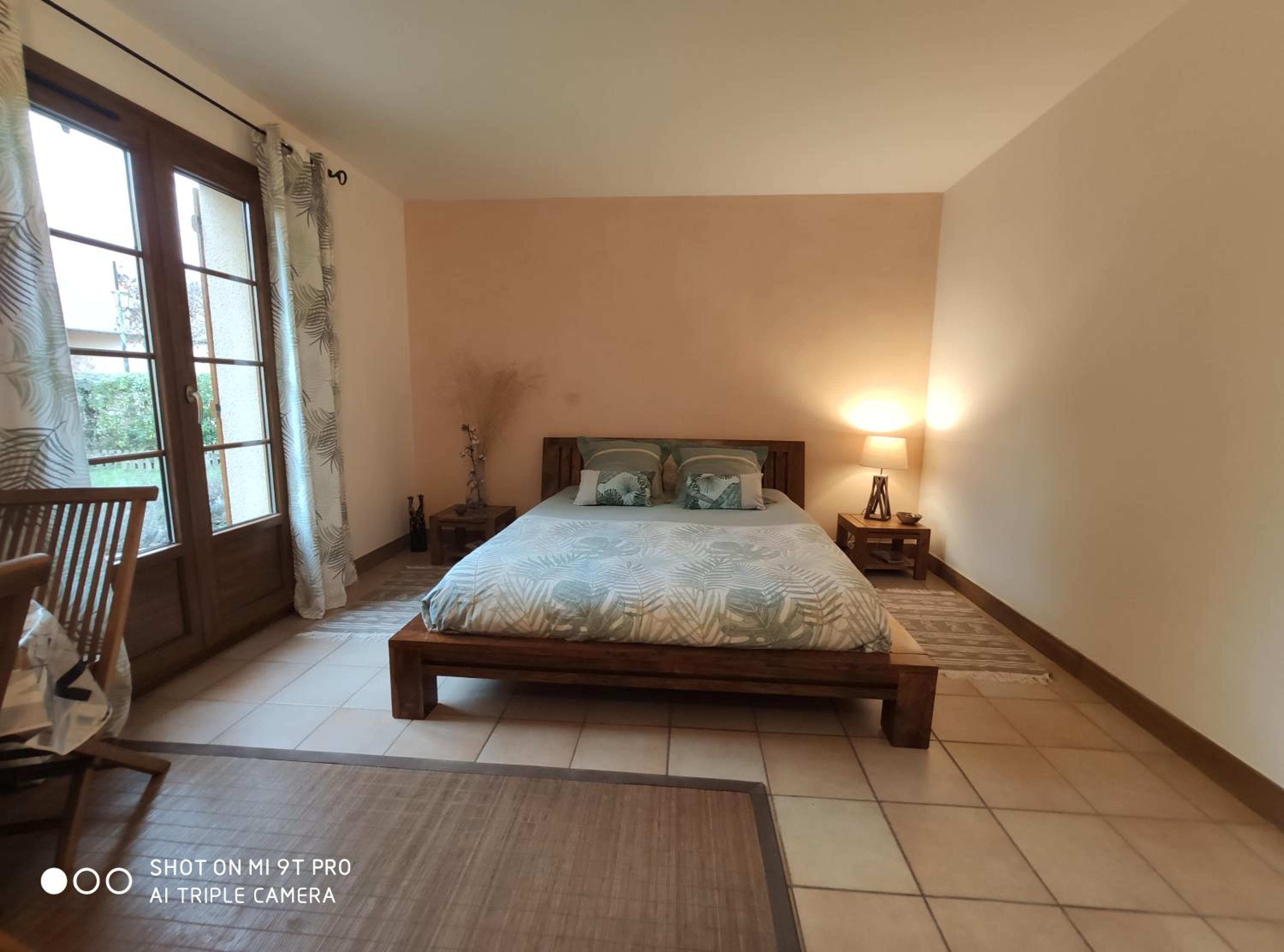Large Double Room - Photo 4