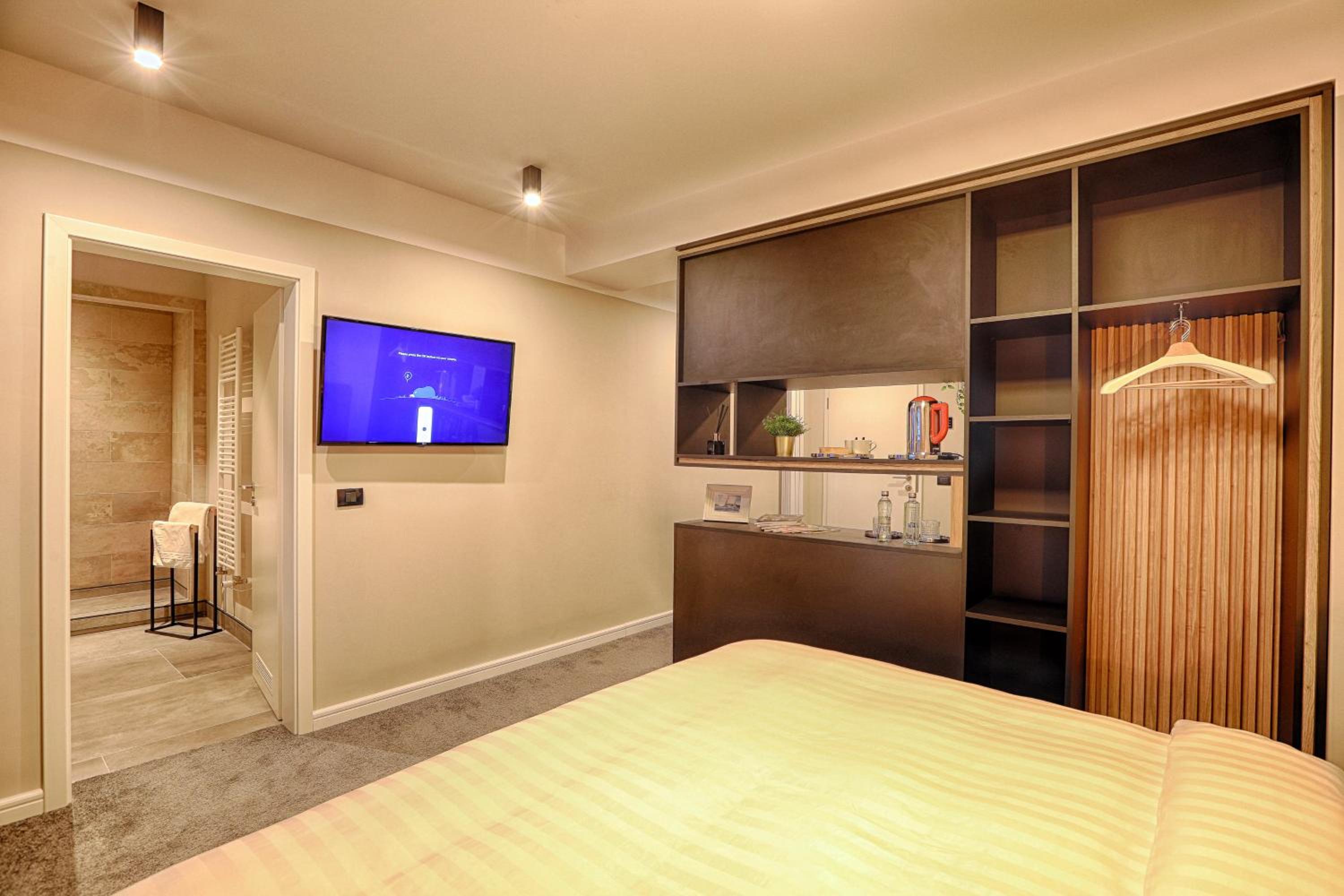 Deluxe Double Room photo 3