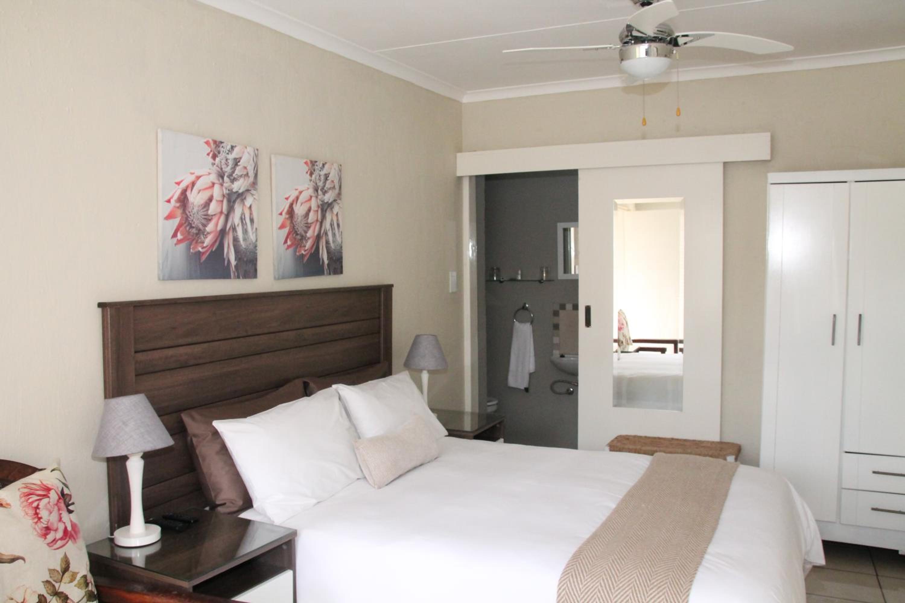 Standard Double Room - Photo 1