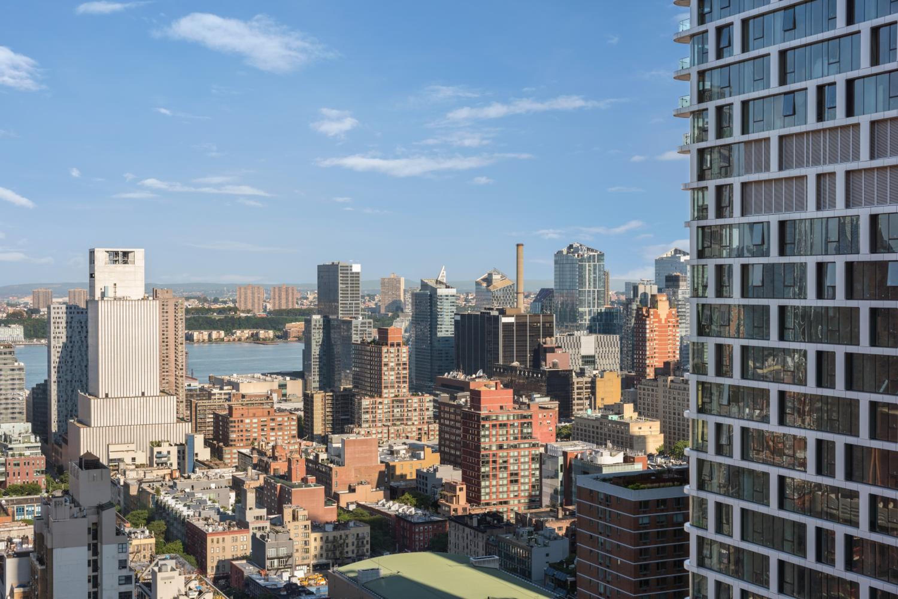 Social Superior Hudson River View Doubles