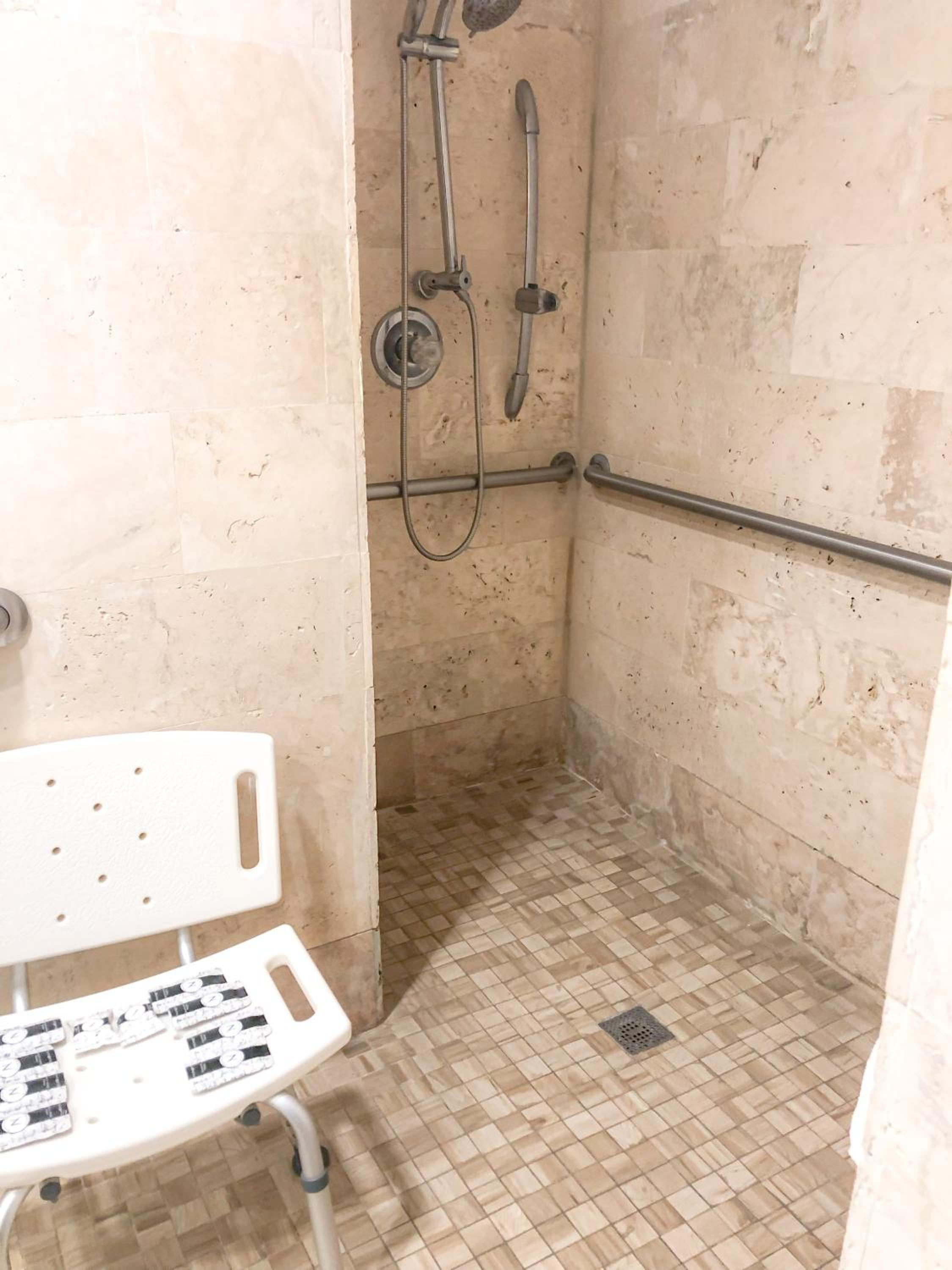 Double Room - Disability Access - Photo 6