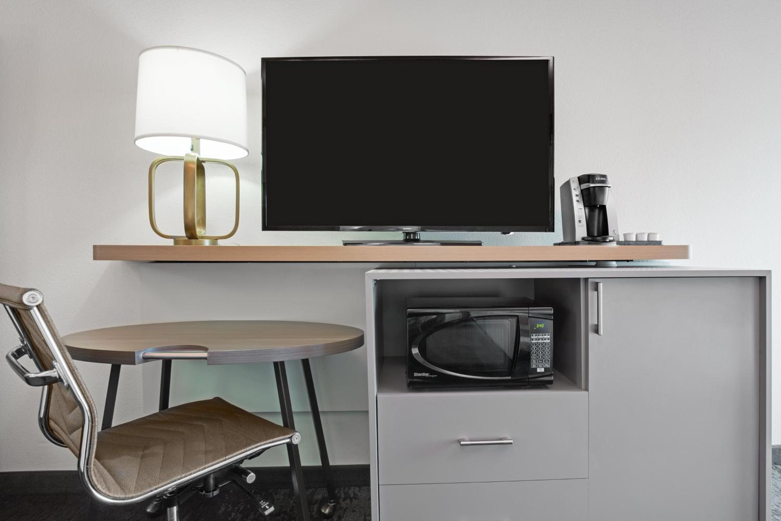 Holiday Inn Roanoke Airport - Conference CTR by IHG, Photo 2